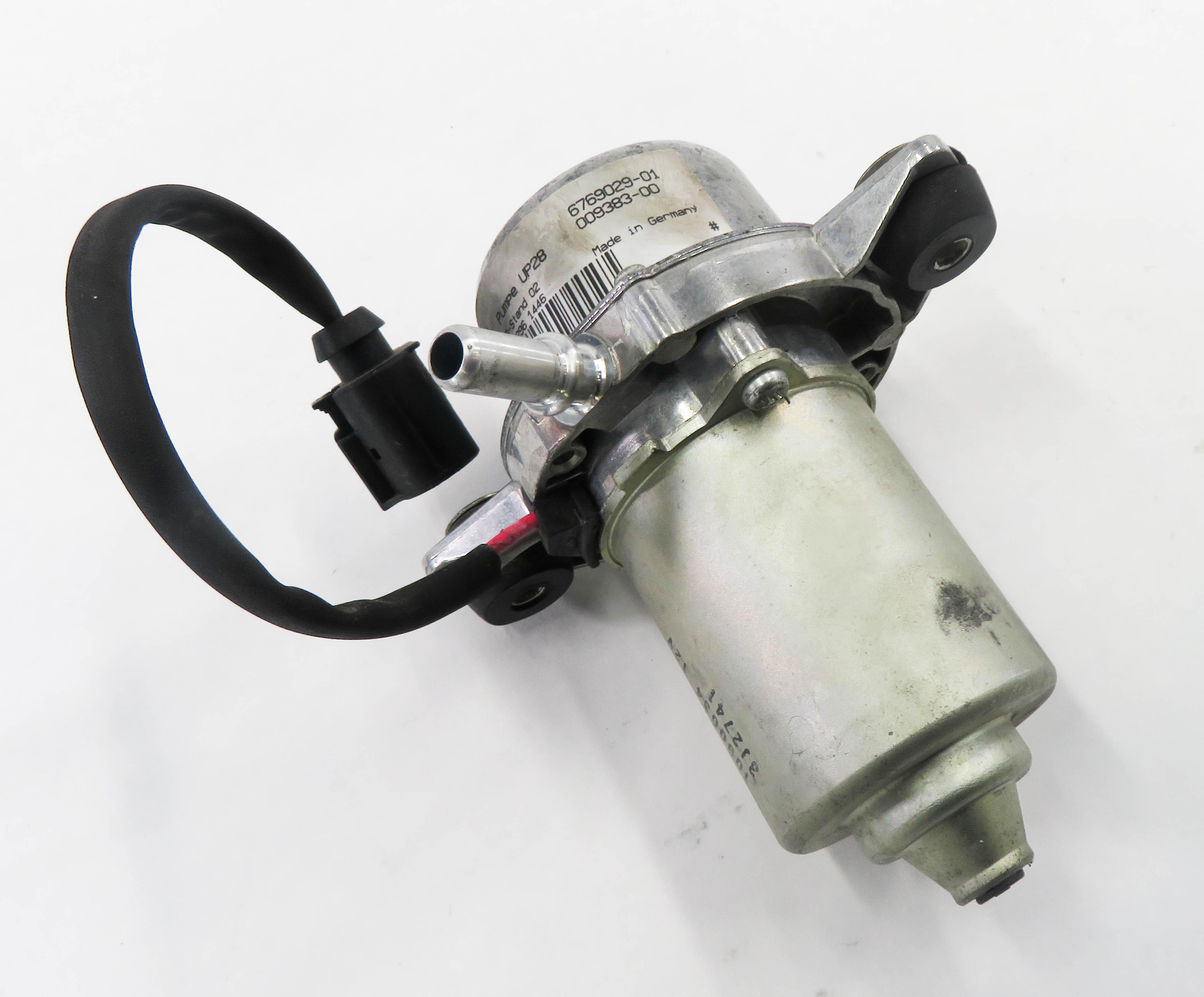 2009 BMW M6 ///M (E63) 5.0L S85 V10 ENGINE - AIR PUMP MASS AIR FLOW SENSOR — exact item pictured