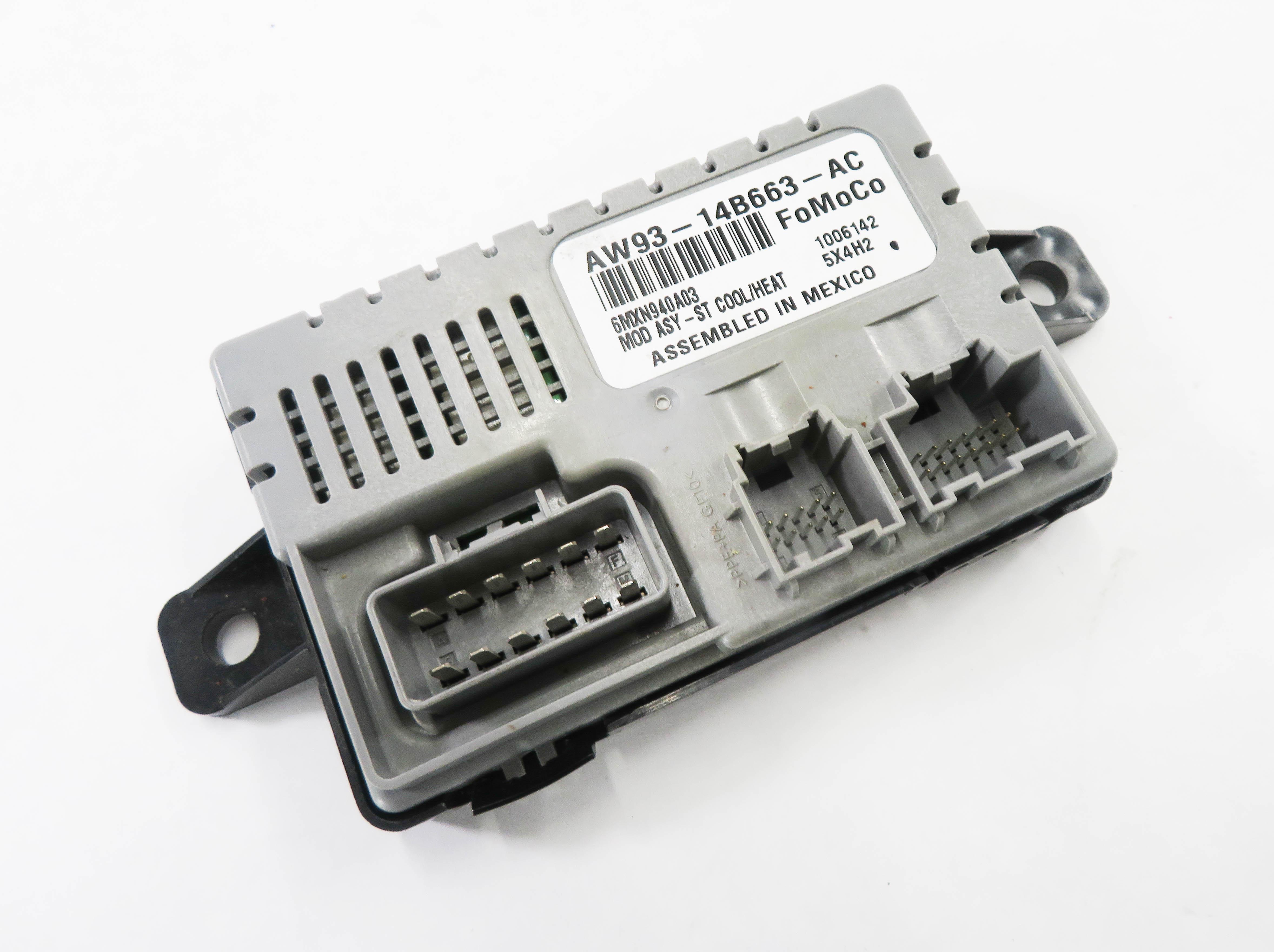 2011 RANGE ROVER (L322) HEATER A/C TEMPERATURE CONTROL MODULE — exact item pictured
