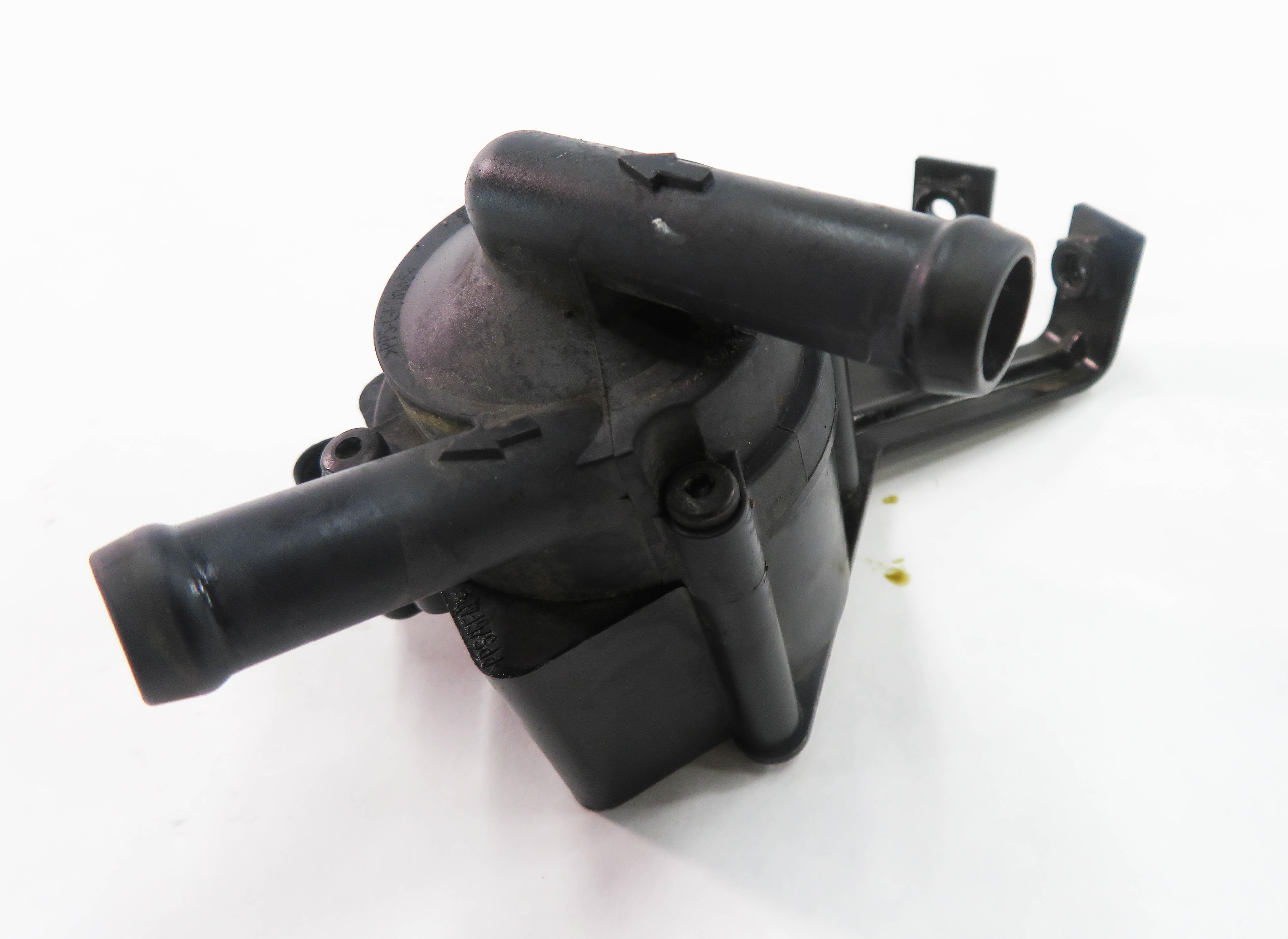 2009 BMW 750i (F01) 4.4L N63 ENGINE - AUX AUXILIARY WATER PUMP — exact item pictured