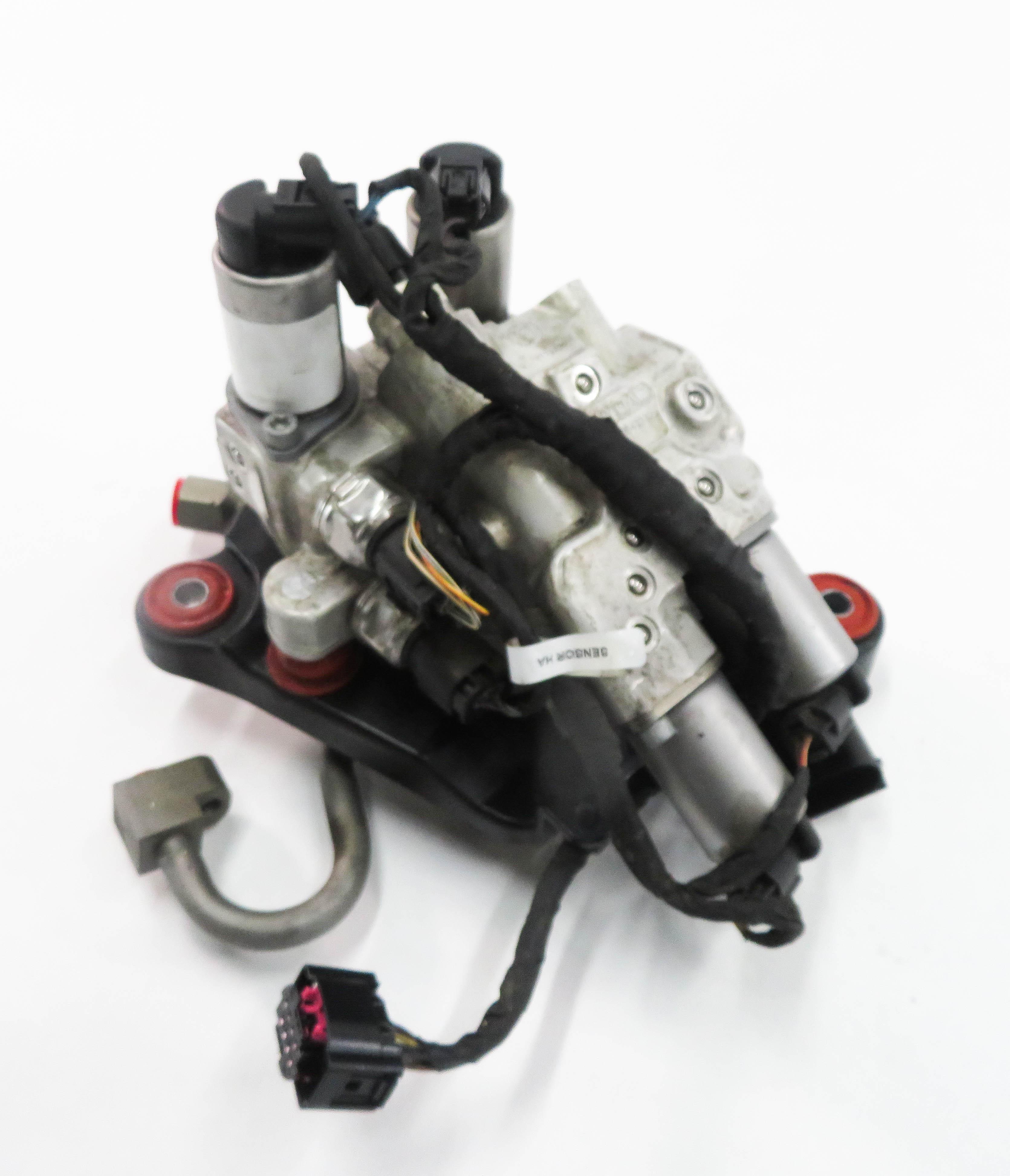 2009 BMW 750i (F01) DYNAMIC DRIVE SUSPENSION VALVE BLOCK — exact item pictured