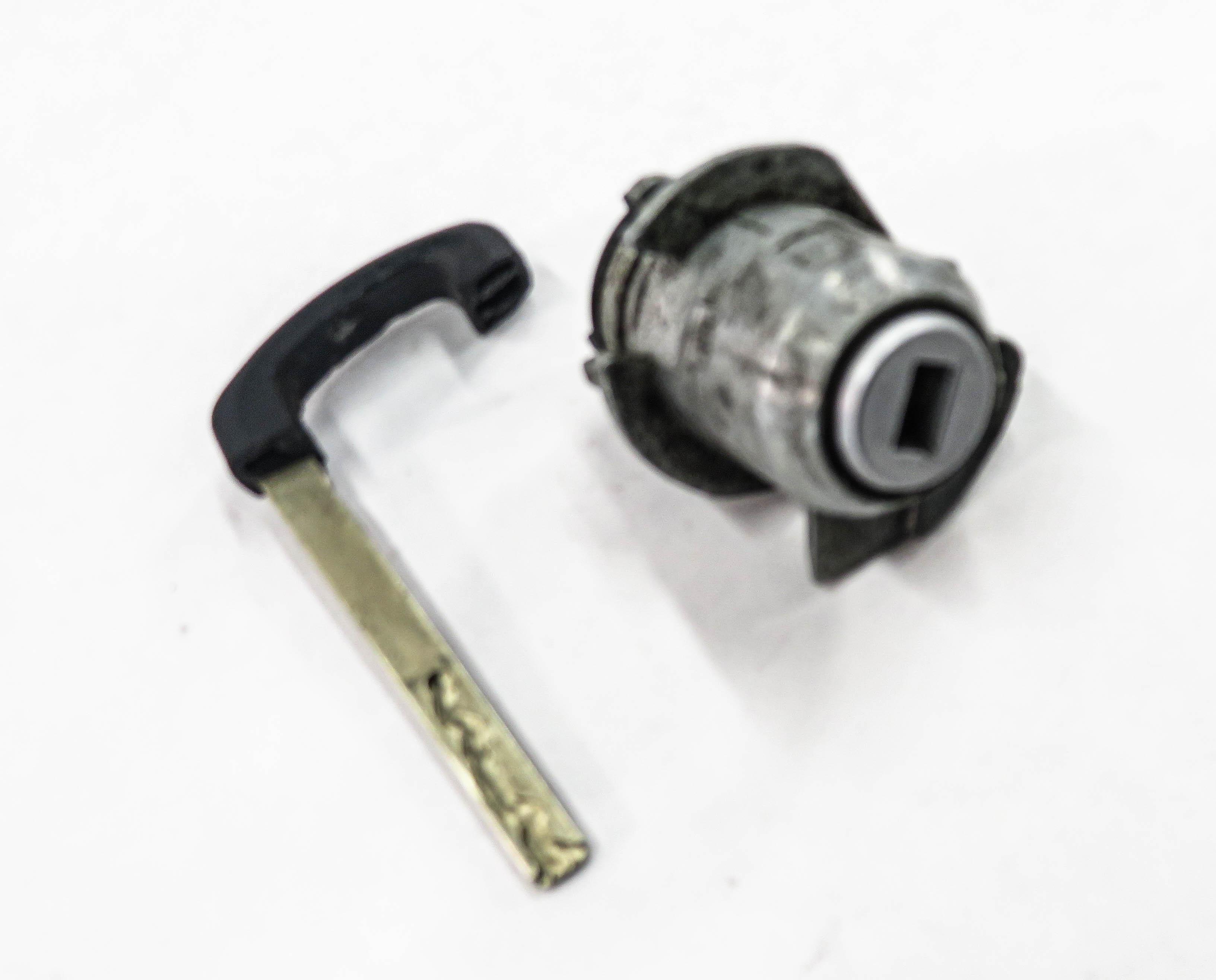 2010 BMW 750i (F01) LEFT FRONT DRIVER DOOR HANDLE LOCK CYLINDER w/ KEY — exact item pictured