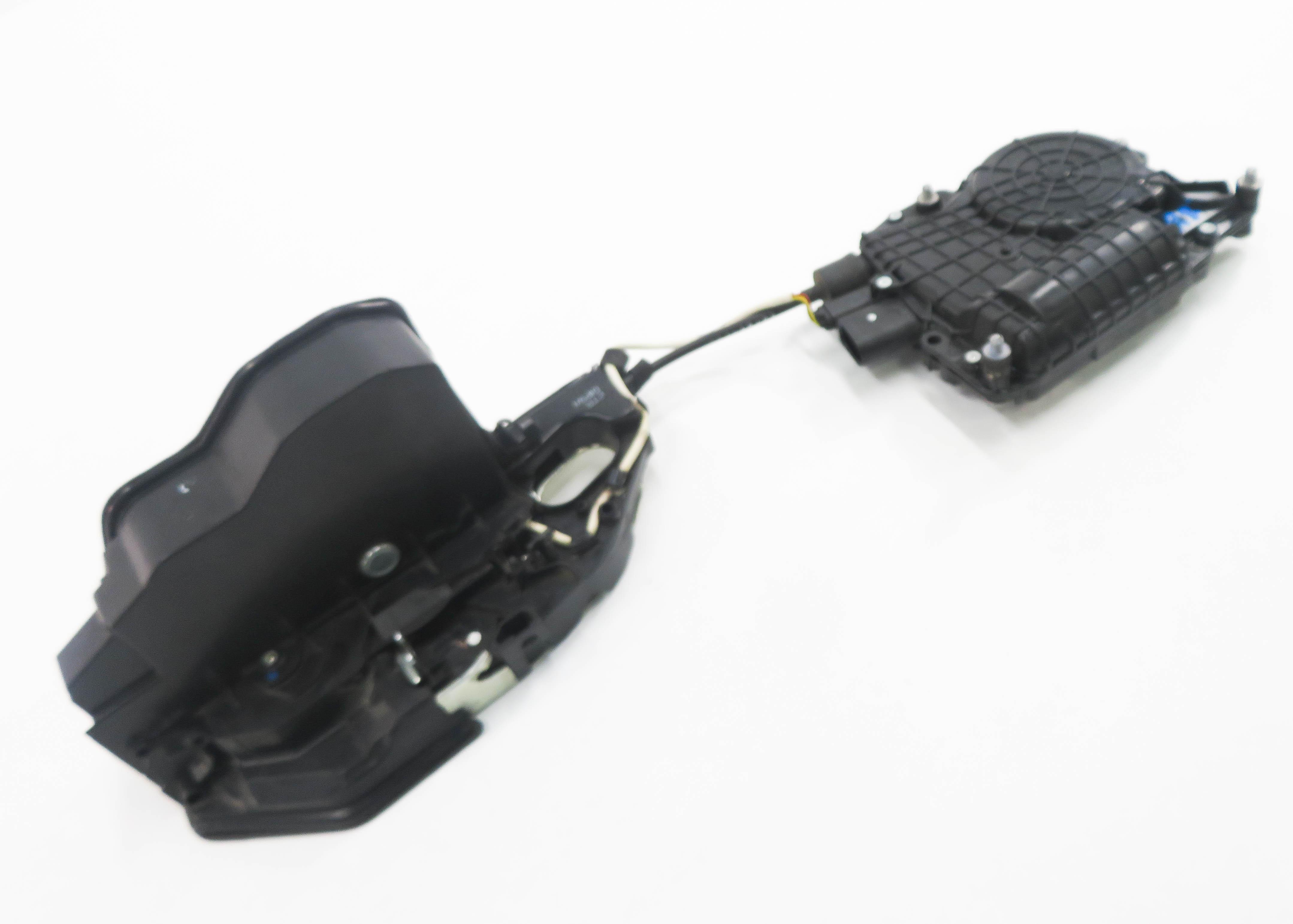 09-16 BMW 528i 535i 550i 750i 760i (F01 F10) RIGHT FRONT SOFT CLOSE DOOR LATCH — exact item pictured