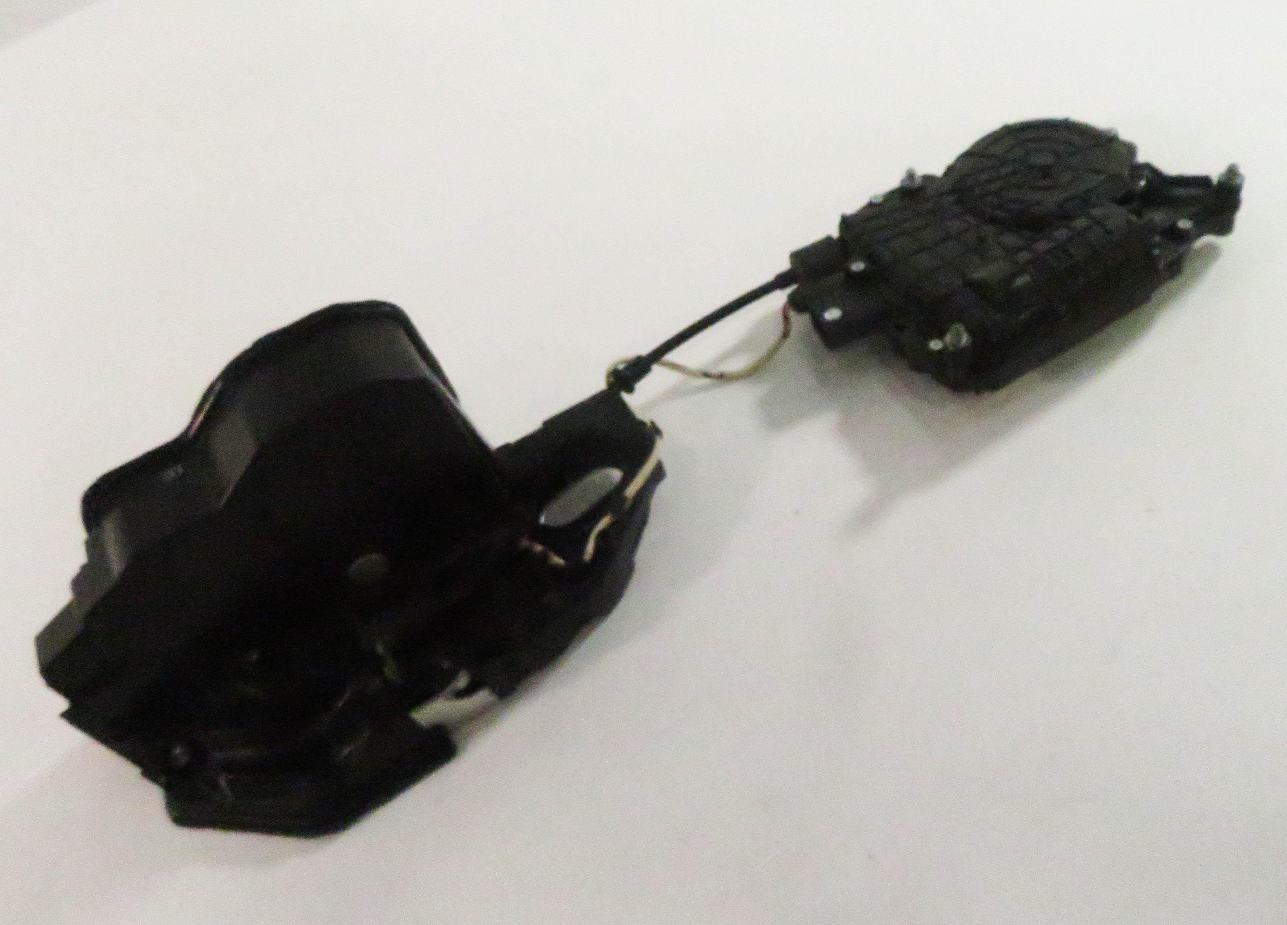 10-16 BMW 528i 535i 550i 750i 760i (F01 F10) RIGHT FRONT DOOR LATCH (SOFT CLOSE) — exact item pictured