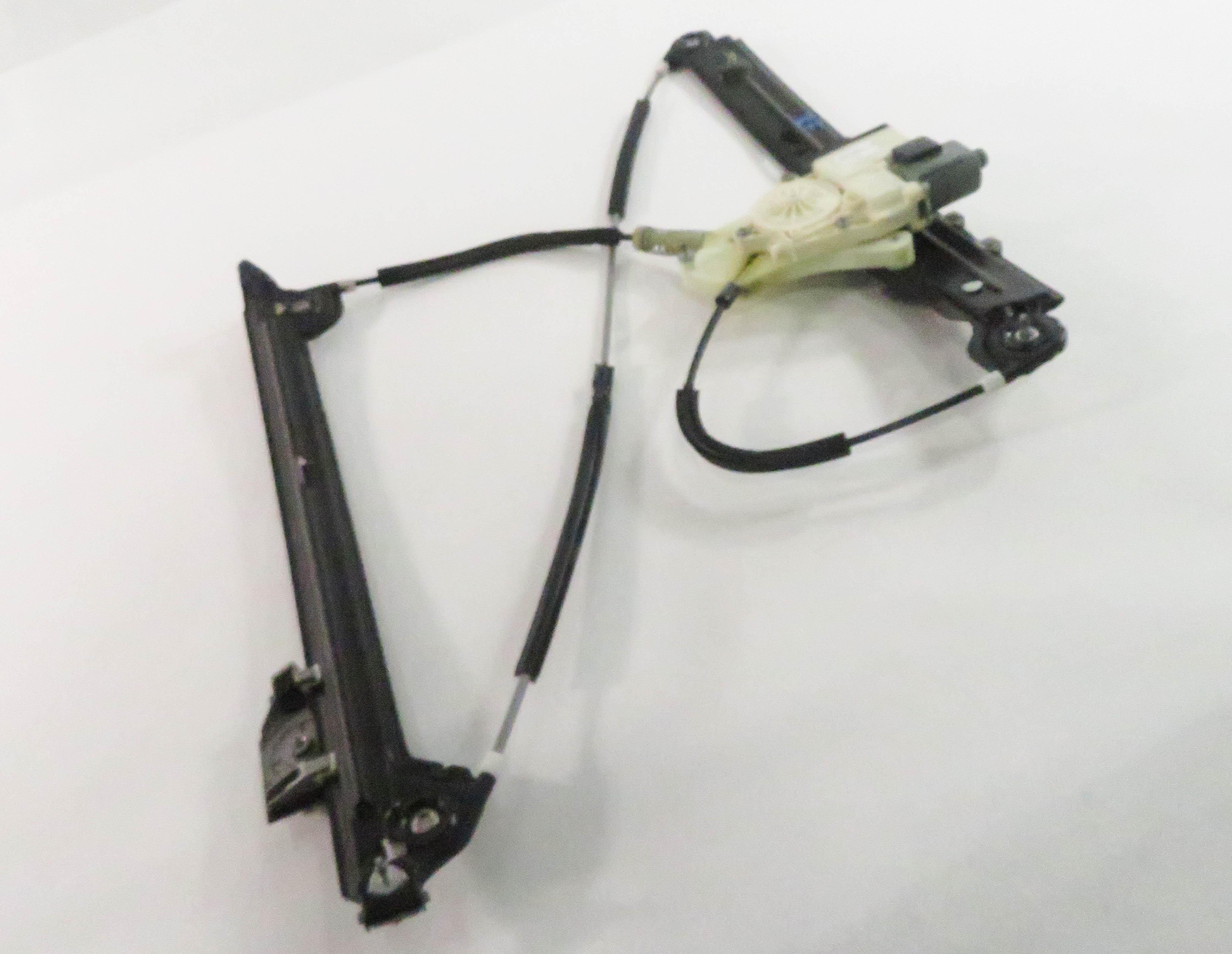 10-17 BMW 535iGT 550iGT (F07) RIGHT FRONT PASSENGER WINDOW REGULATOR w/ MOTOR — exact item pictured