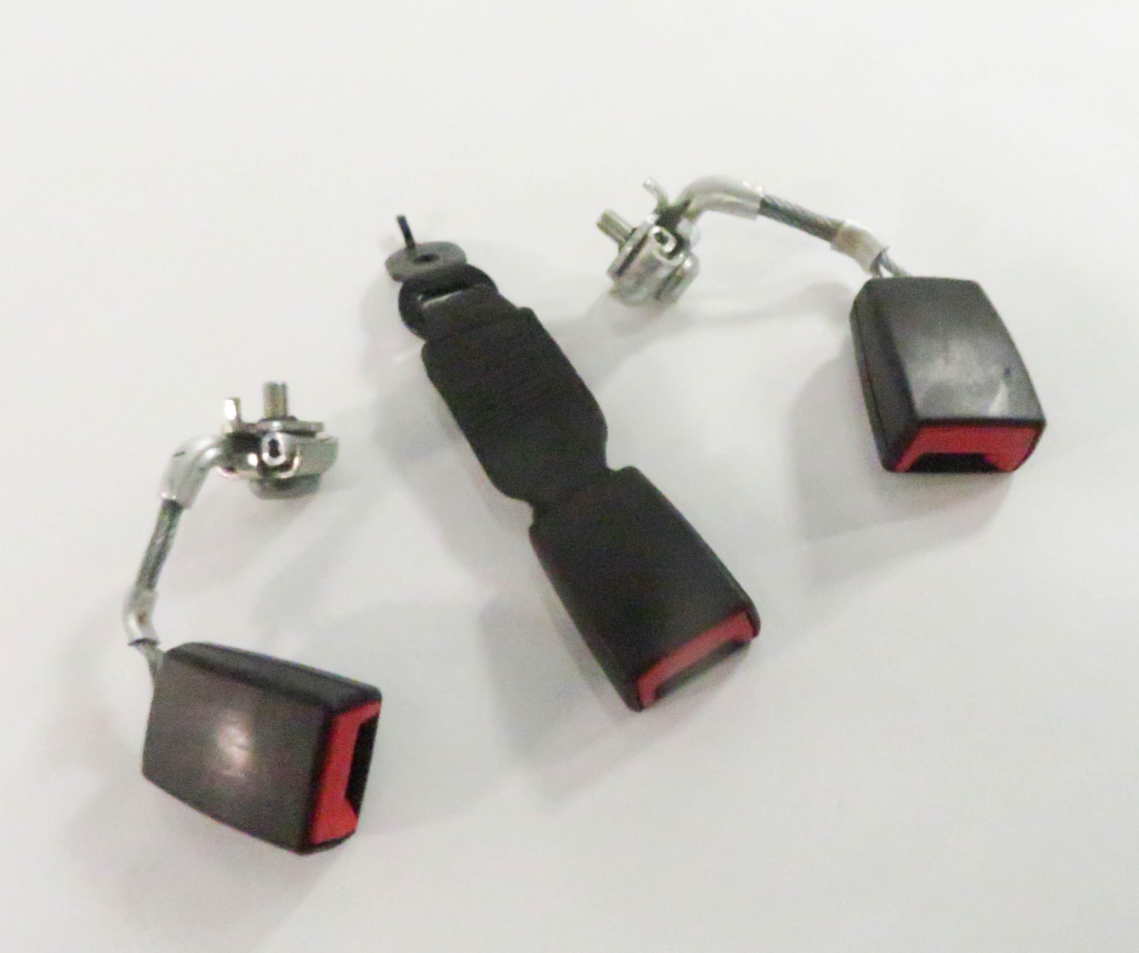 2011 BMW 550i (F10) REAR SEAT SEATBELT BUCKLE RECEIVER SET-3 (BLACK) — exact item pictured