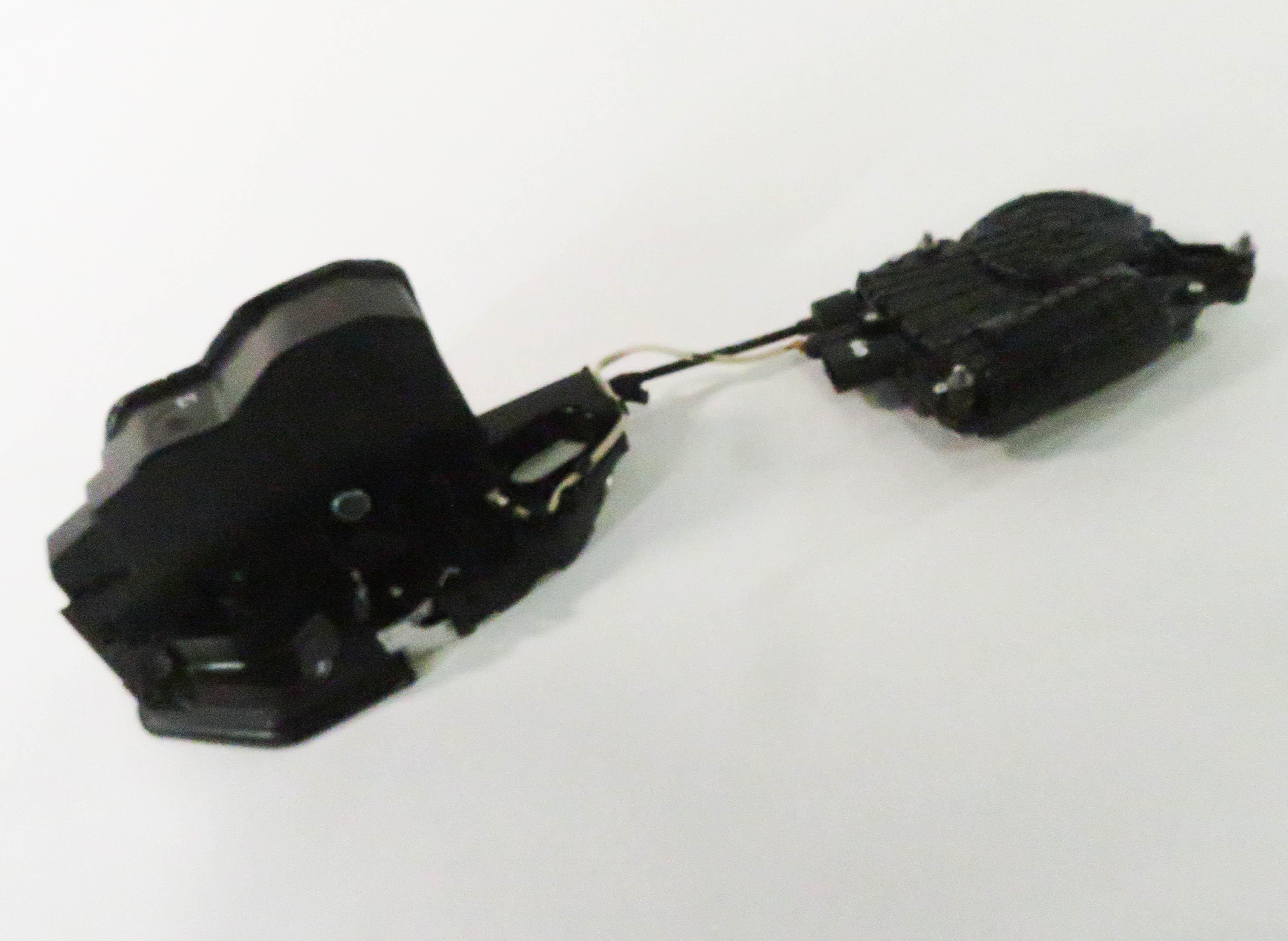 10-16 BMW 528i 535i 550i 750i 760i (F01 F10) RIGHT FRONT SOFT CLOSE DOOR LATCH — exact item pictured