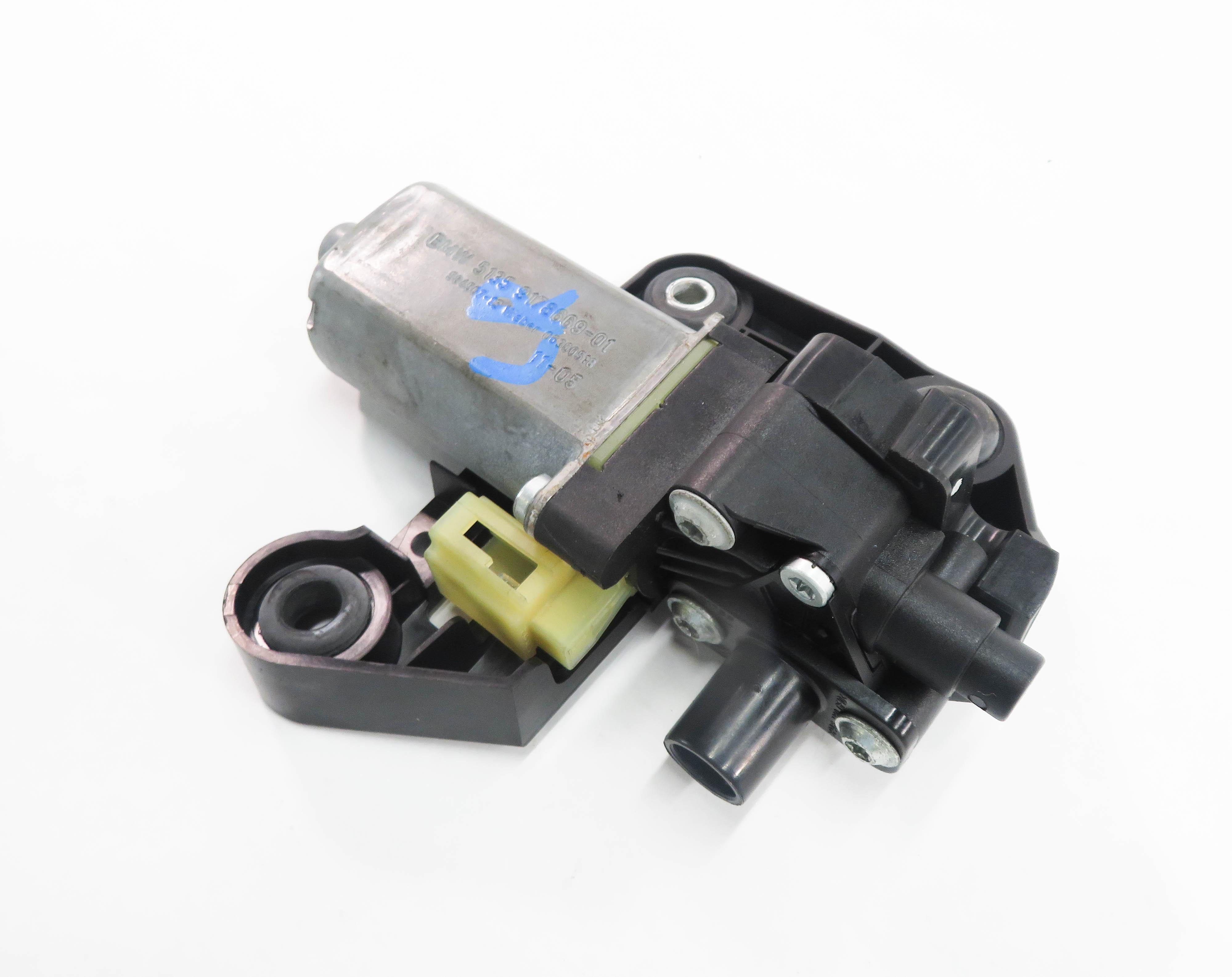 2012 BMW 750i (F01) LEFT REAR POWER WINDOW SHADE MOTOR — exact item pictured
