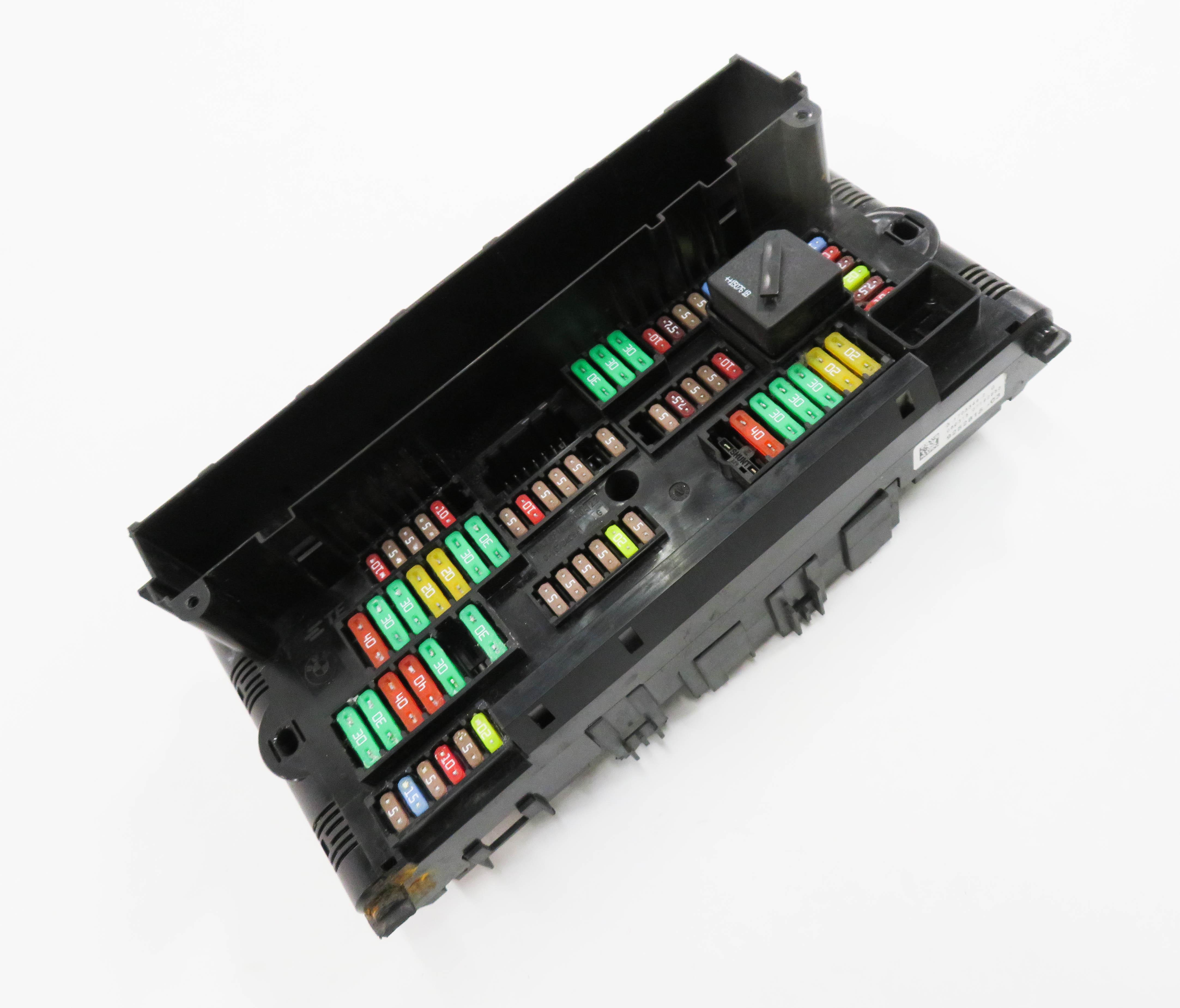 2015 BMW 535i (F10) FRONT POWER DISTRIBUTION FUSE BOX — exact item pictured