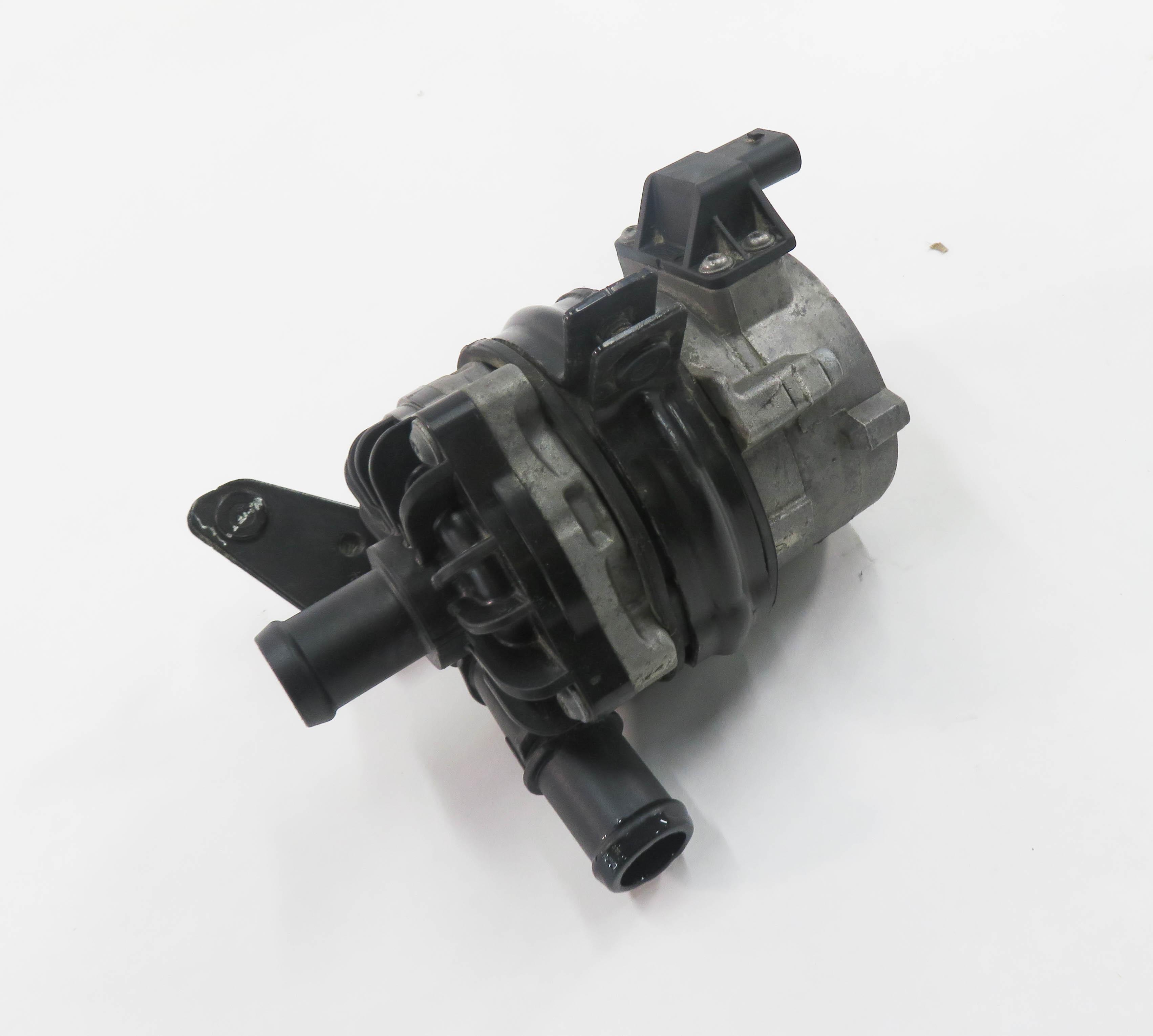 2013 AUDI A7 (C7 4G8) 3.0L CGXB ENGINE ELECTRIC WATER PUMP — exact item pictured