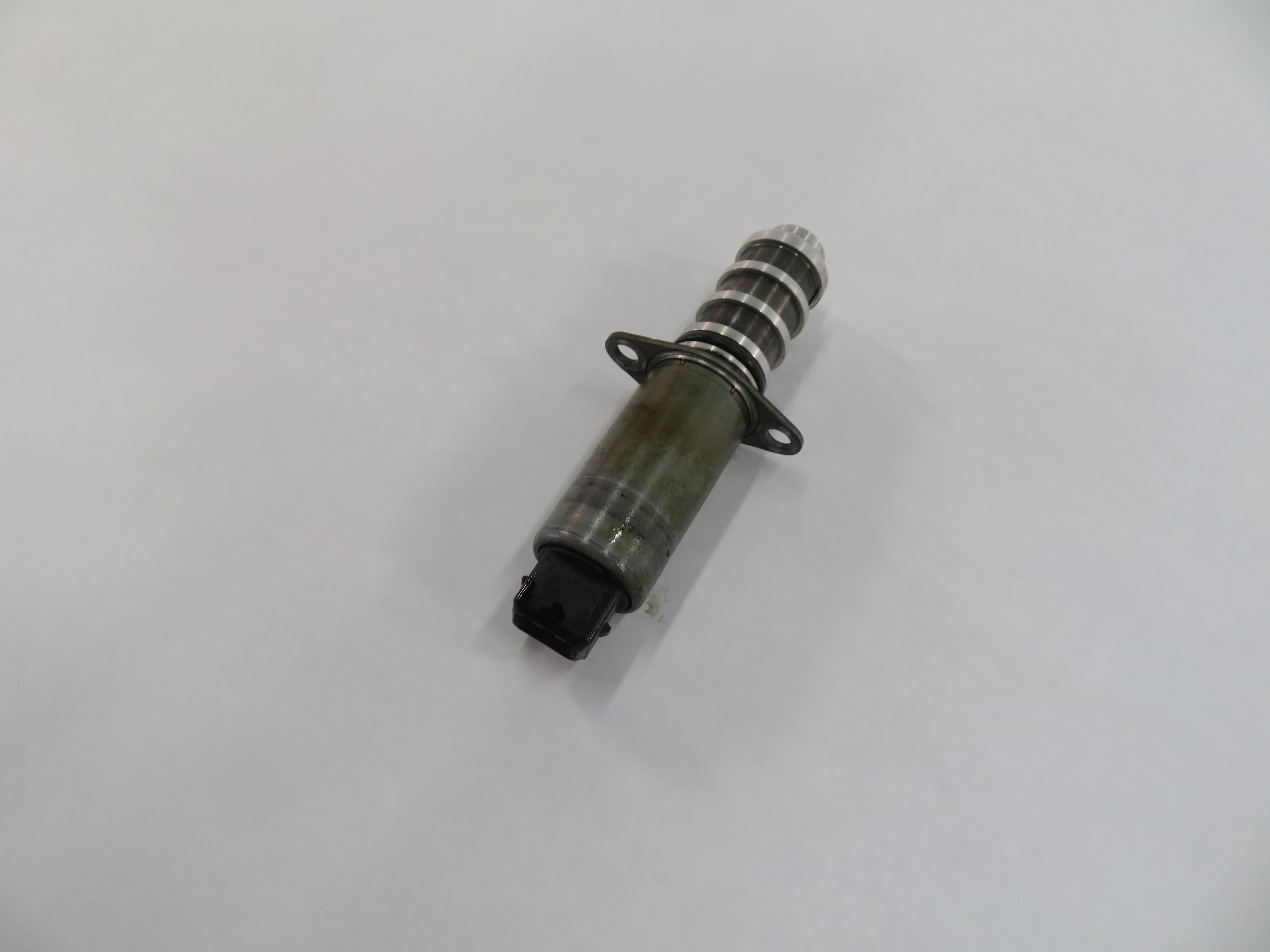 2008 PORSCHE CAYENNE (957) 4.8L M48 ENGINE - CAMSHAFT VVT TIMING SOLENOID — exact item pictured