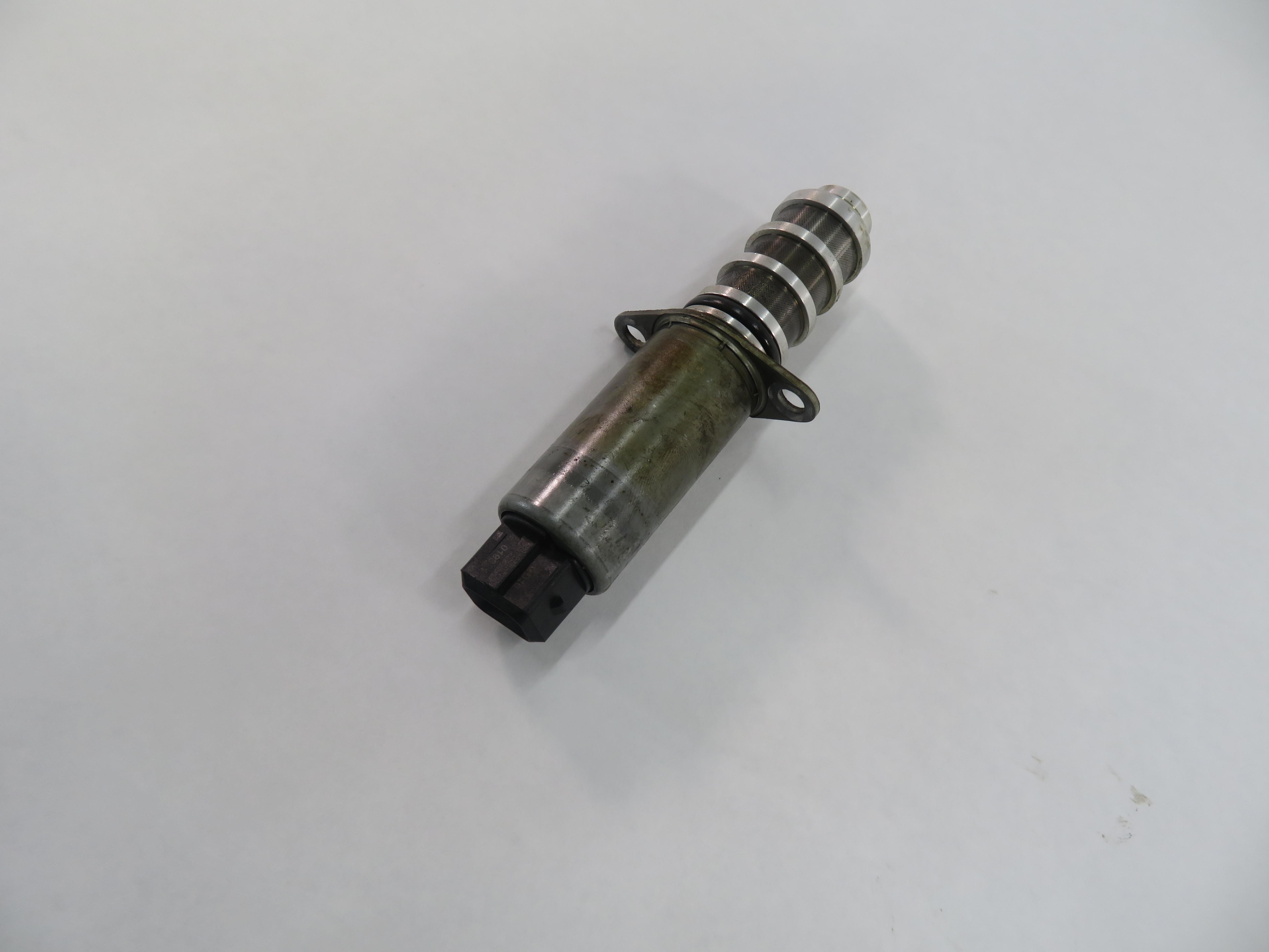 2008 PORSCHE CAYENNE (957) 4.8L M48 ENGINE - CAMSHAFT VVT TIMING SOLENOID — exact item pictured