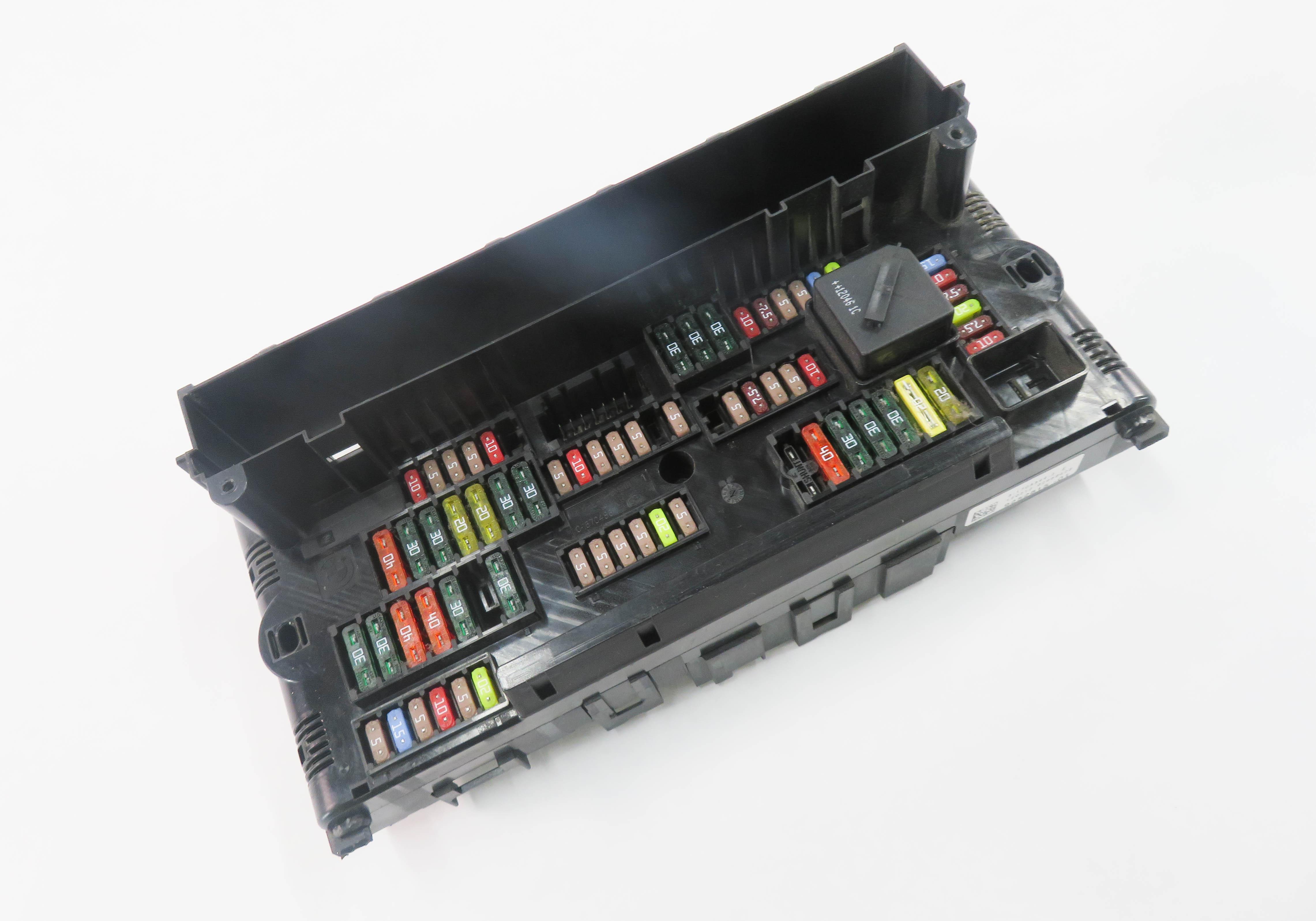 2012 BMW 550i (F10) FRONT POWER DISTRIBUTION FUSE BOX — exact item pictured