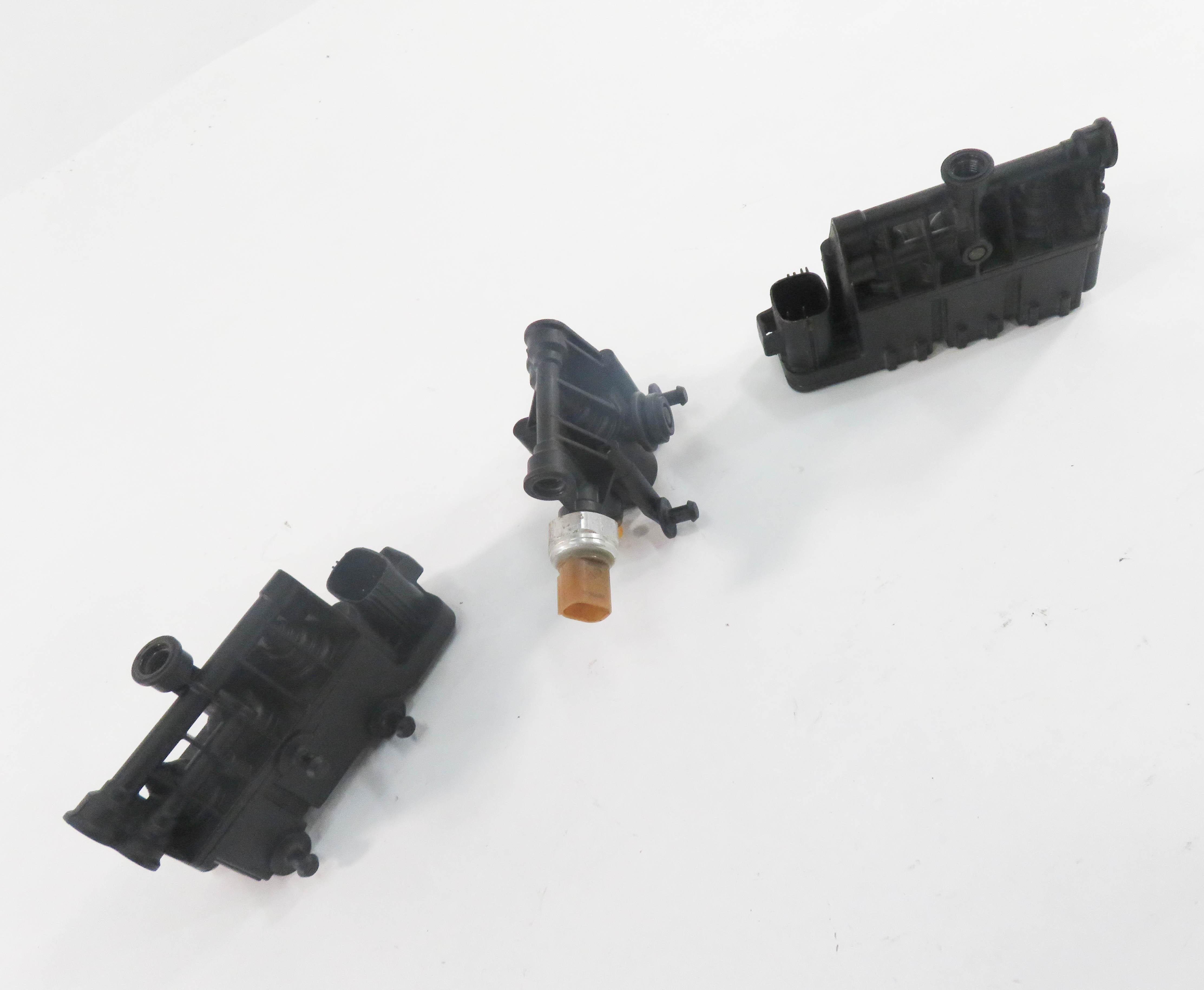 2007 RANGE ROVER SPORT (L320) AIR SUSPENSION VALVE BLOCK SET-3 — exact item pictured