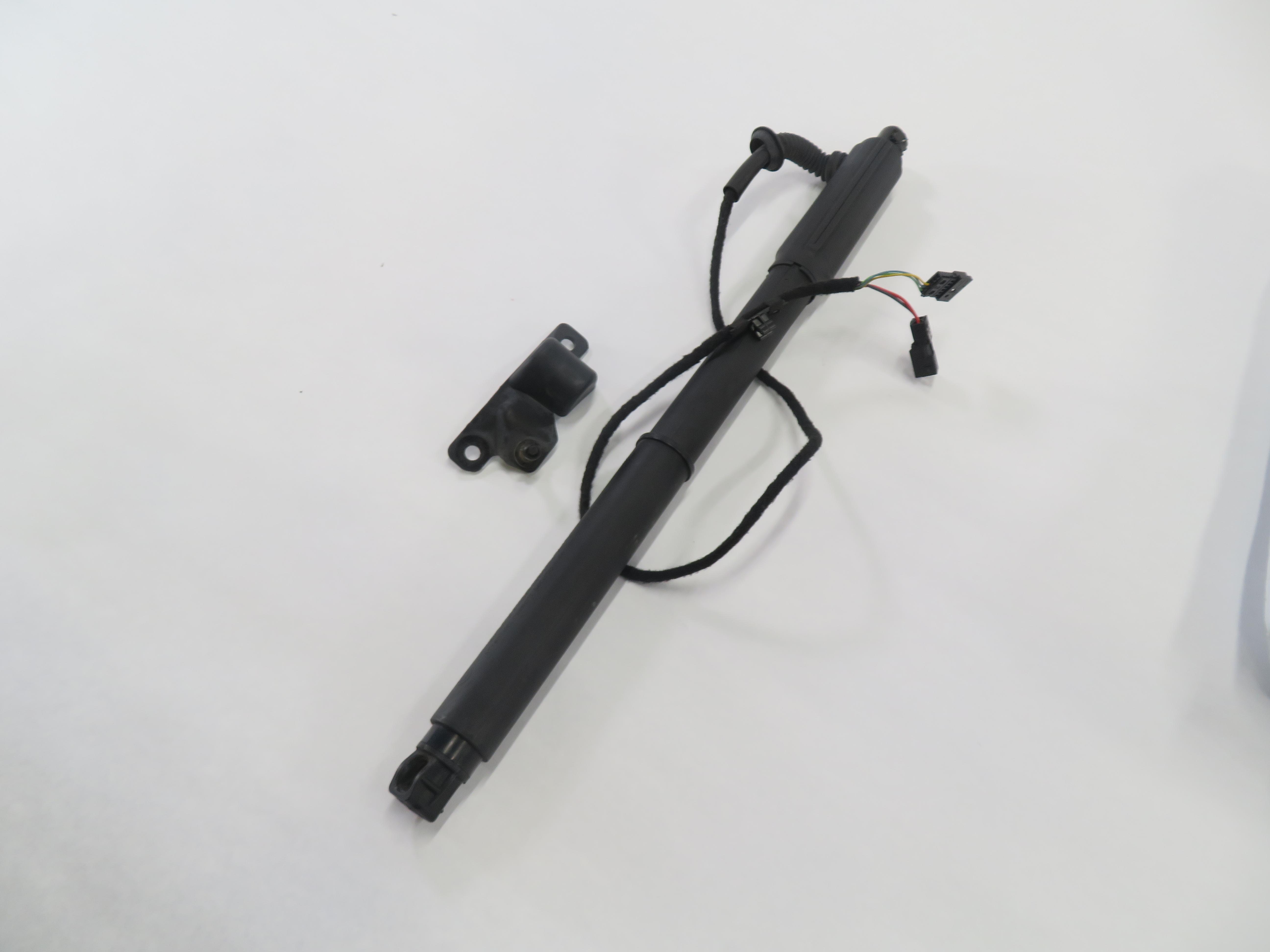 2012 BMW X5M ///M (E70) LEFT DRIVER REAR TRUNK SPINDLE DRIVE SHOCK STRUT — exact item pictured