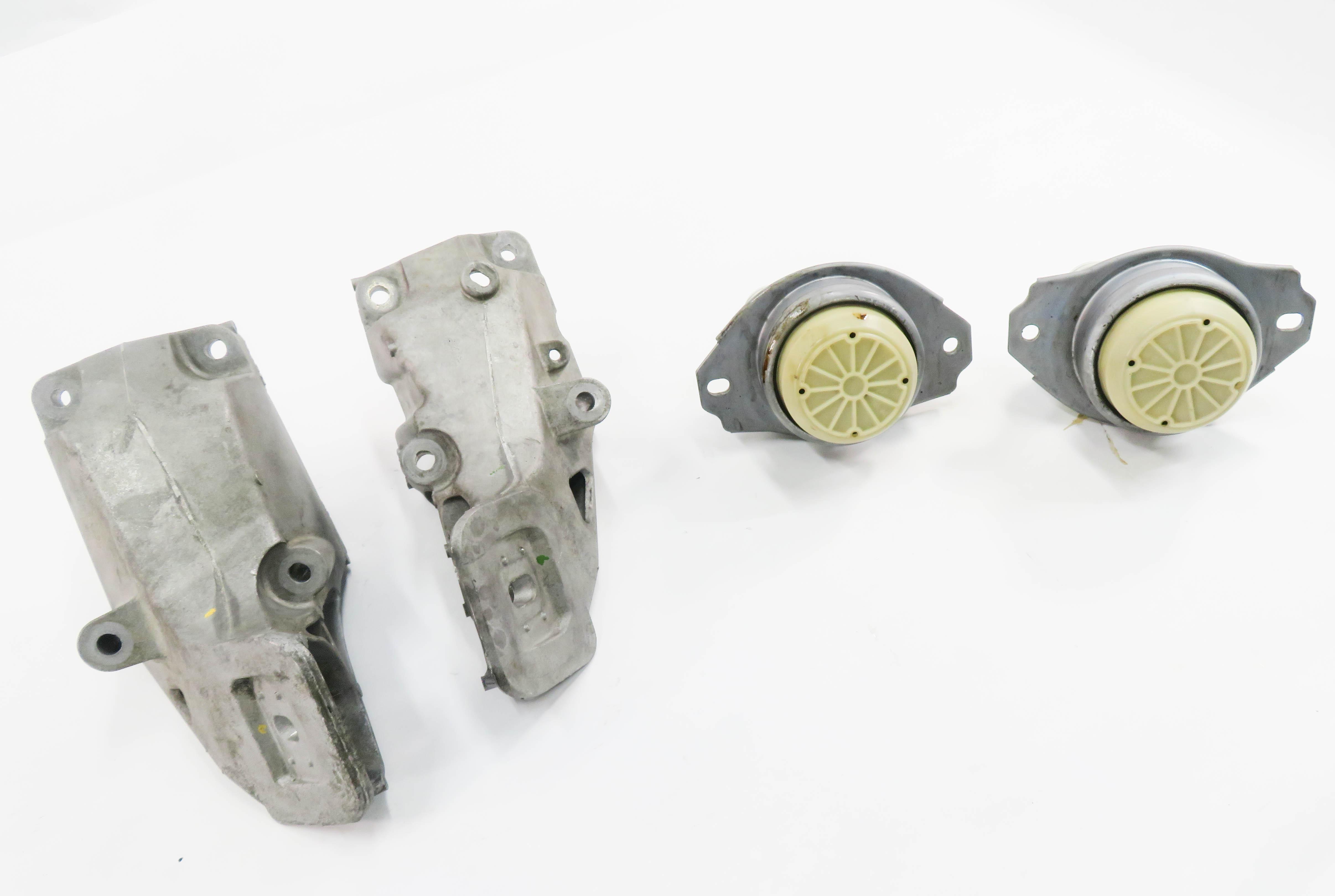 2012 LAND ROVER LR4 - 5.0L AJ133 V8 ENGINE LEFT & RIGHT MOTOR MOUNT BRACKET SET — exact item pictured
