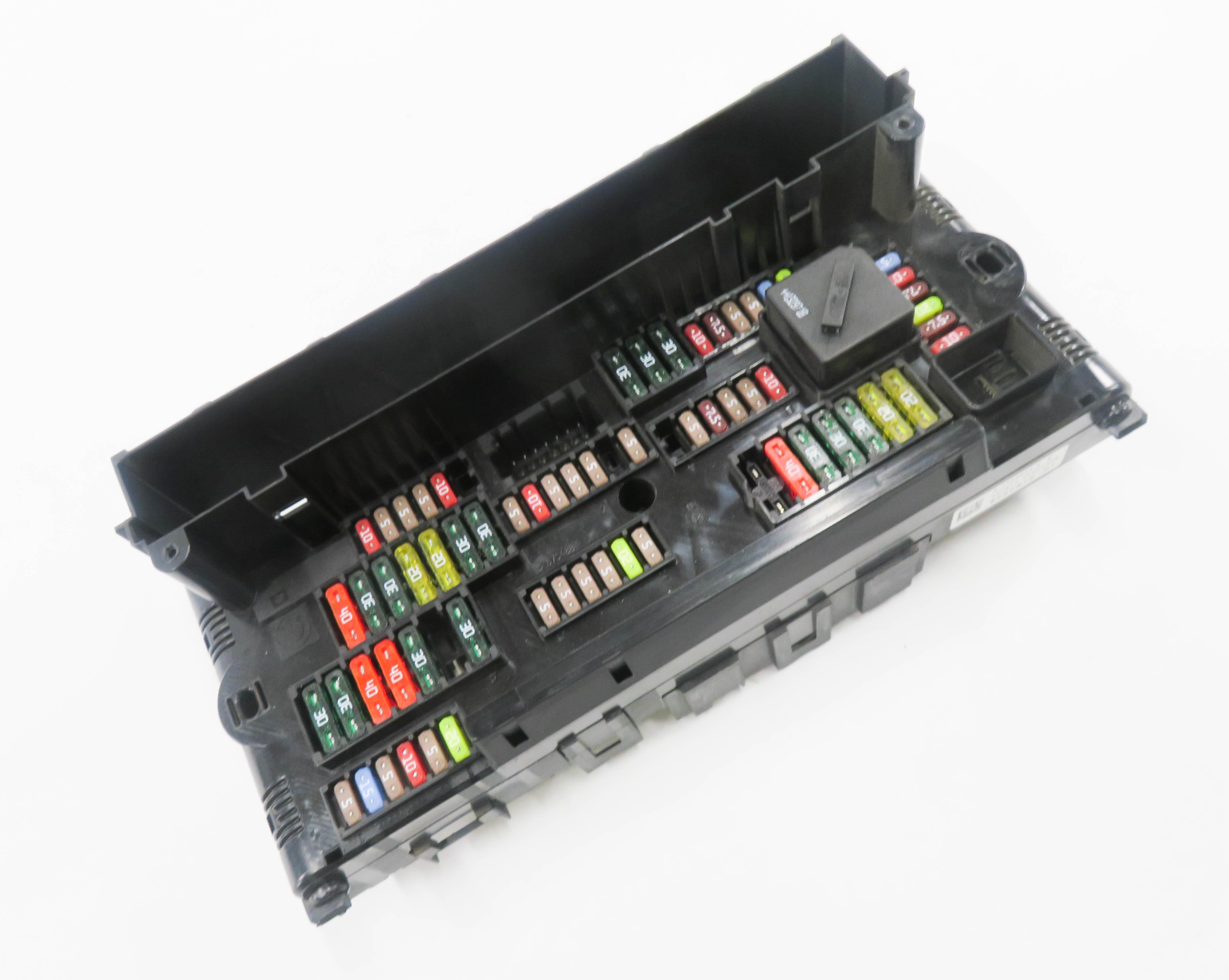 2014 BMW 535i (F10) FRONT POWER DISTRIBUTION FUSE BOX — exact item pictured