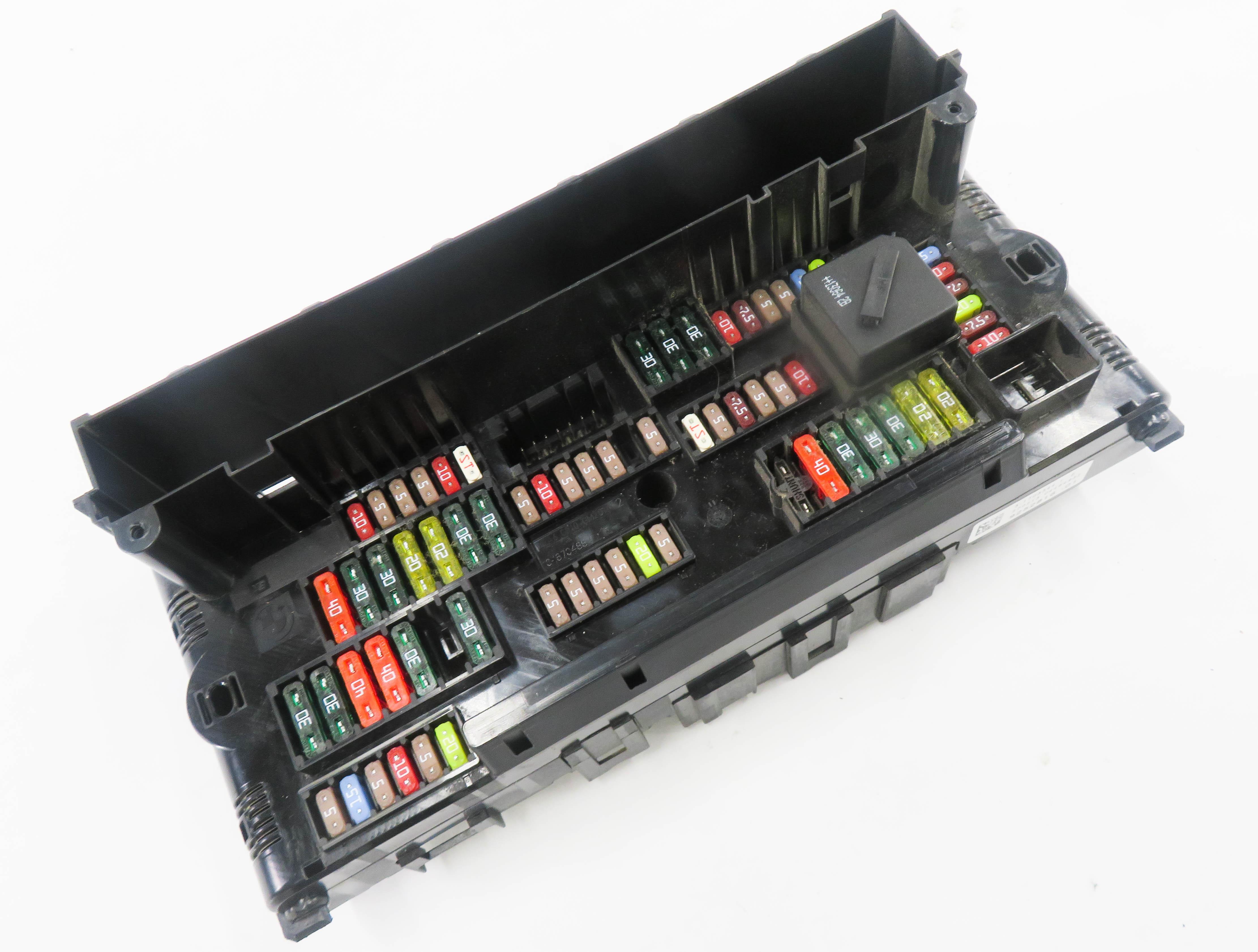 2013 BMW 550iGT (F07) FRONT POWER DISTRIBUTION FUSE BOX — exact item pictured