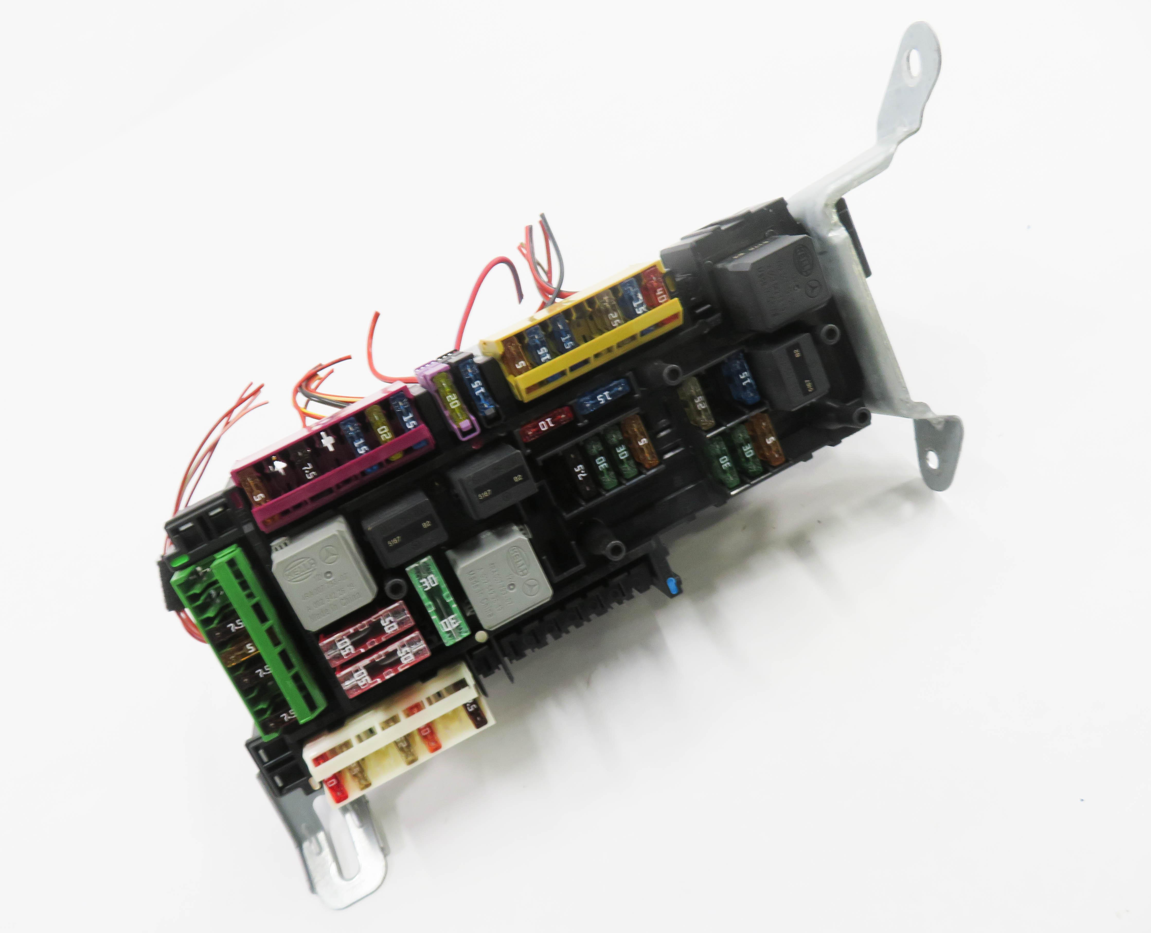 2016 MERCEDES E350 (W212) WAGON - REAR SIGNAL ACQUISTION CONTROL MODULE SAM — exact item pictured