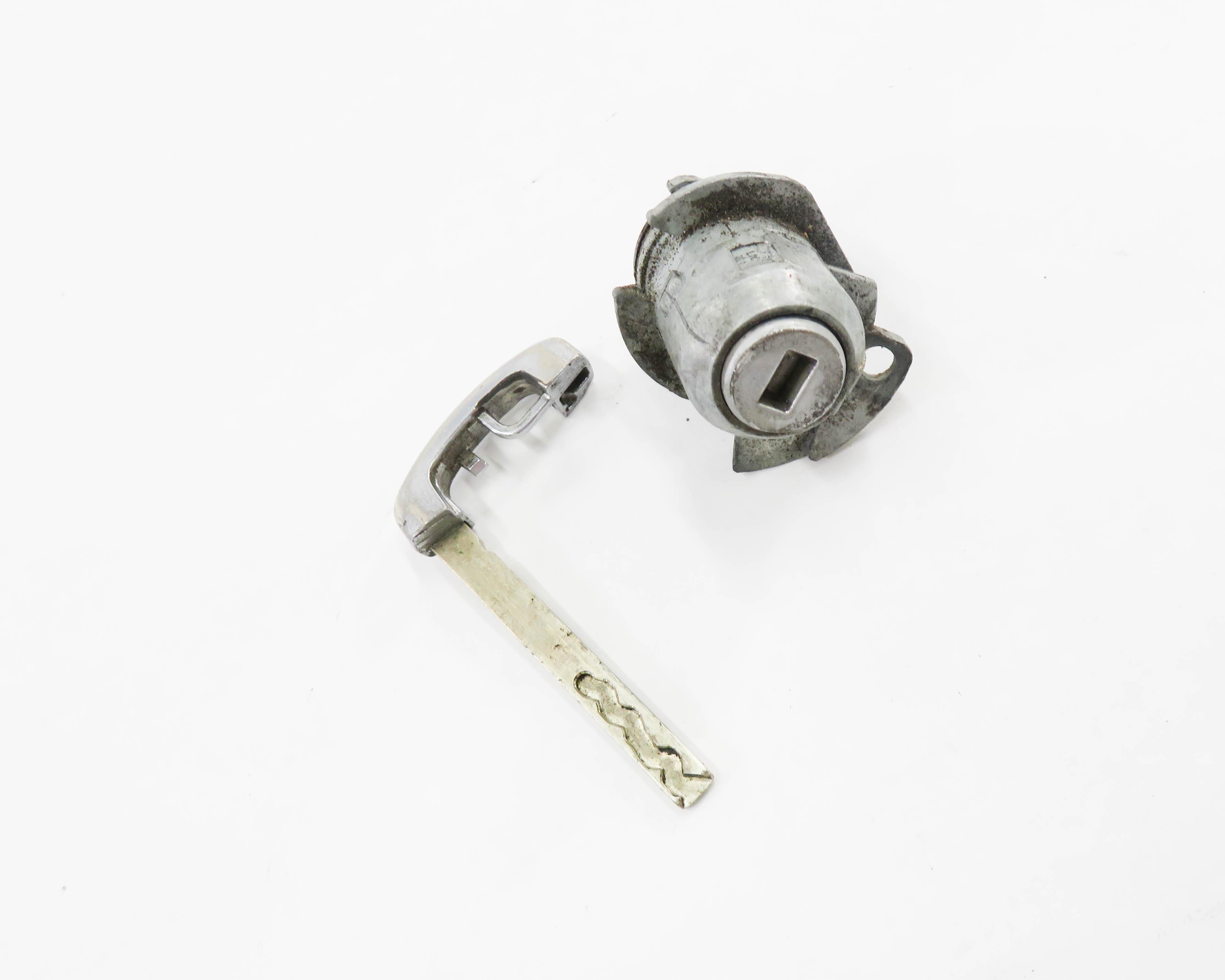 2012 BMW 750i (F01) LEFT FRONT DRIVER DOOR HANDLE LOCK CYLDINER w/ KEY — exact item pictured