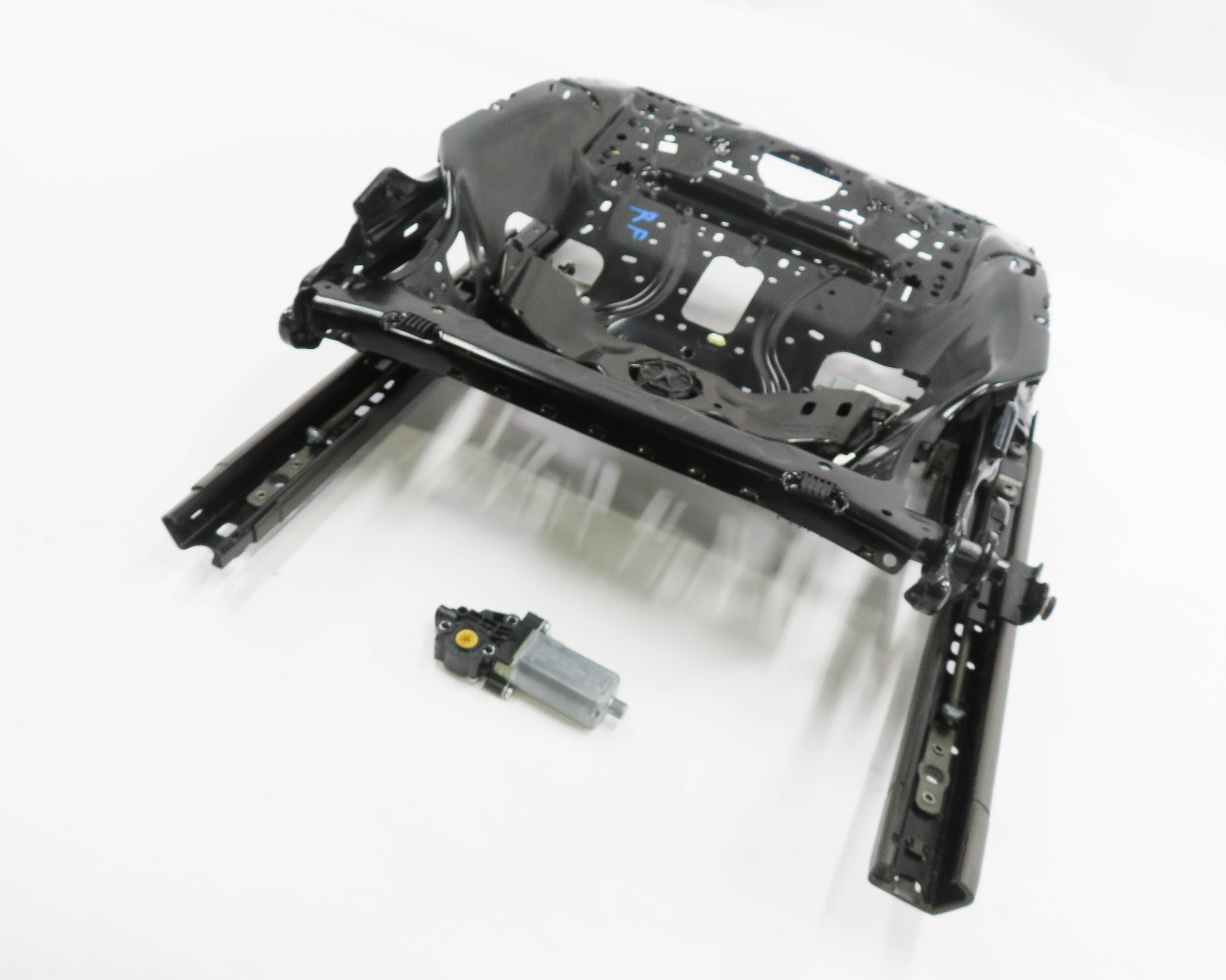 2016 PORSCHE CAYENNE (958) RIGHT FRONT PASSENGER SEAT TRACK w/ MOTORS — exact item pictured