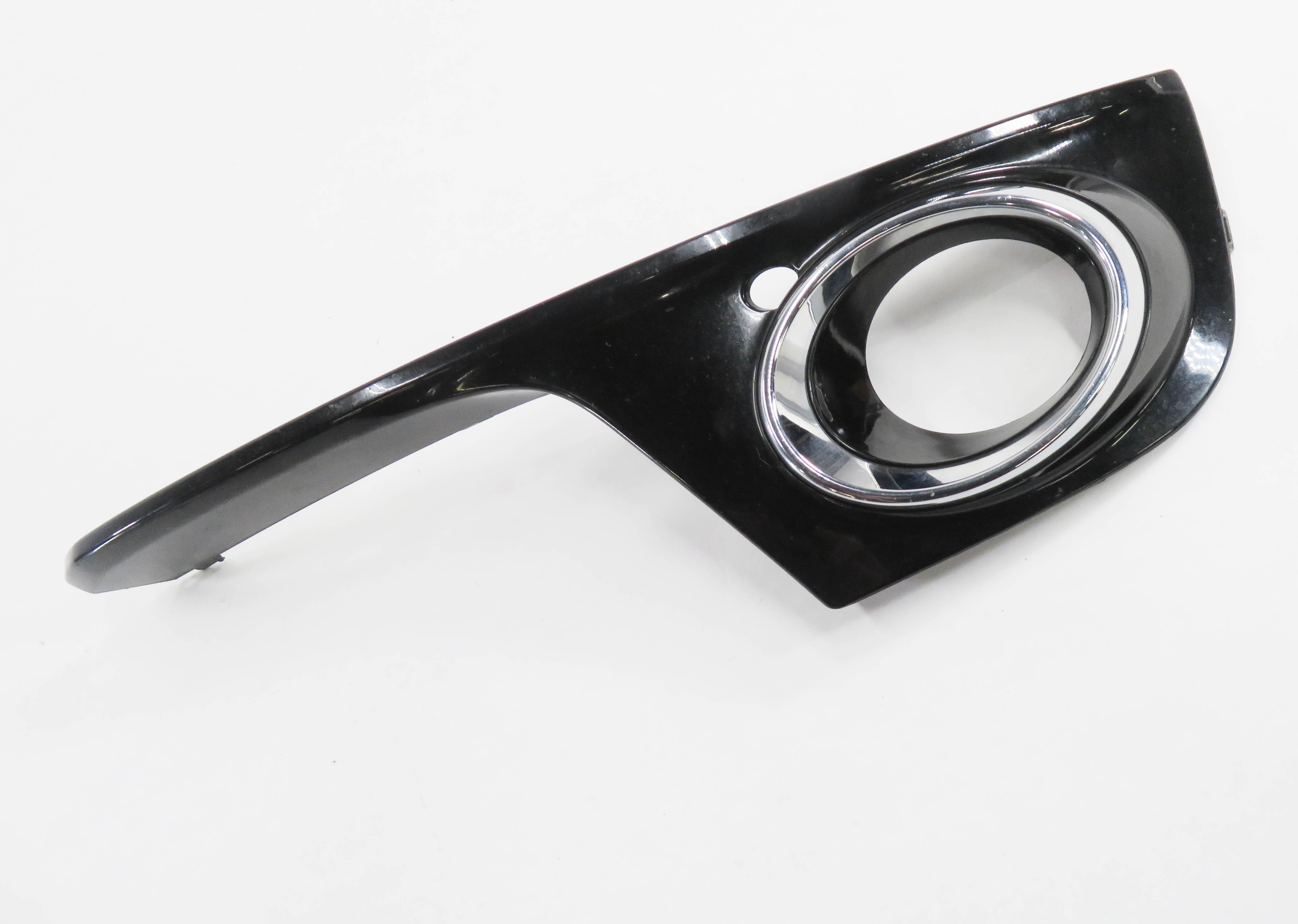 2013-2016 AUDI Q5 (B8 8R) RIGHT FRONT PASSENGER FOGLIGHT LIGHT LAMP GRILLE TRIM — exact item pictured