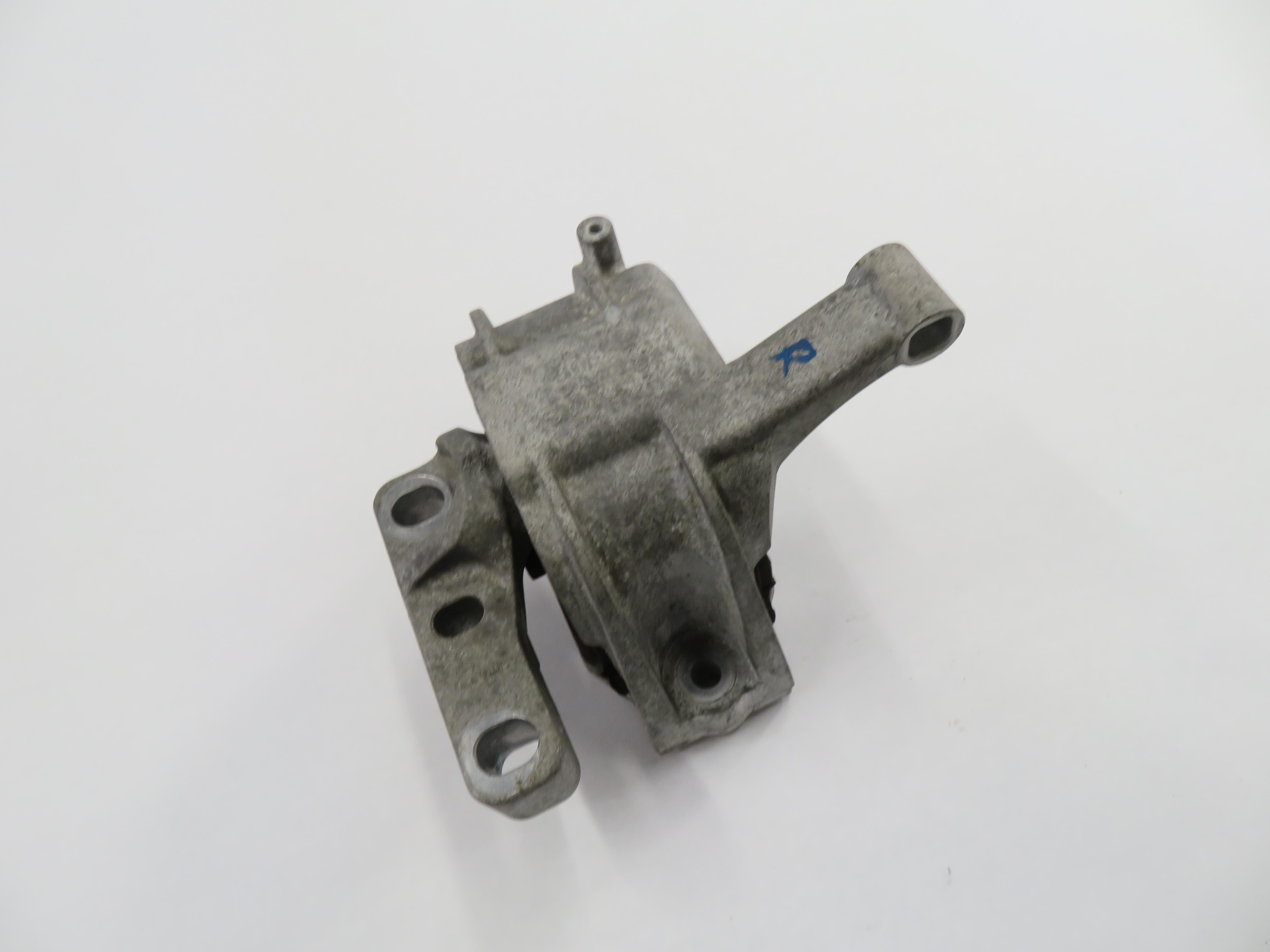 2017 AUDI Q3 (8U) 2.0L CCTA TURBO ENGINE - RIGHT PASSENGER SIDE MOTOR MOUNT — exact item pictured