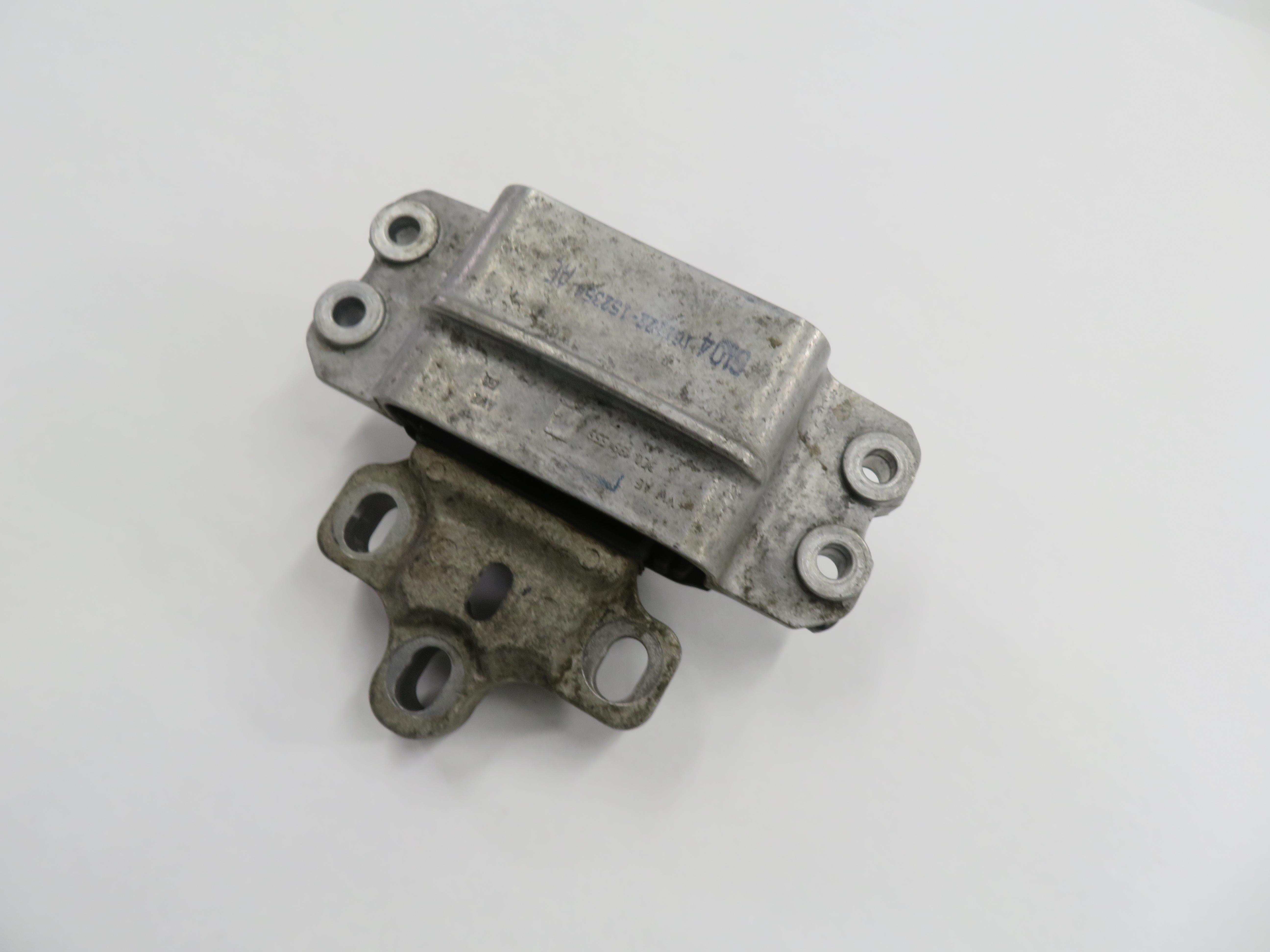 2017 AUDI Q3 (8U) 2.0L CCTA TURBO ENGINE - TRANSMISSION MOUNT BRACKET — exact item pictured