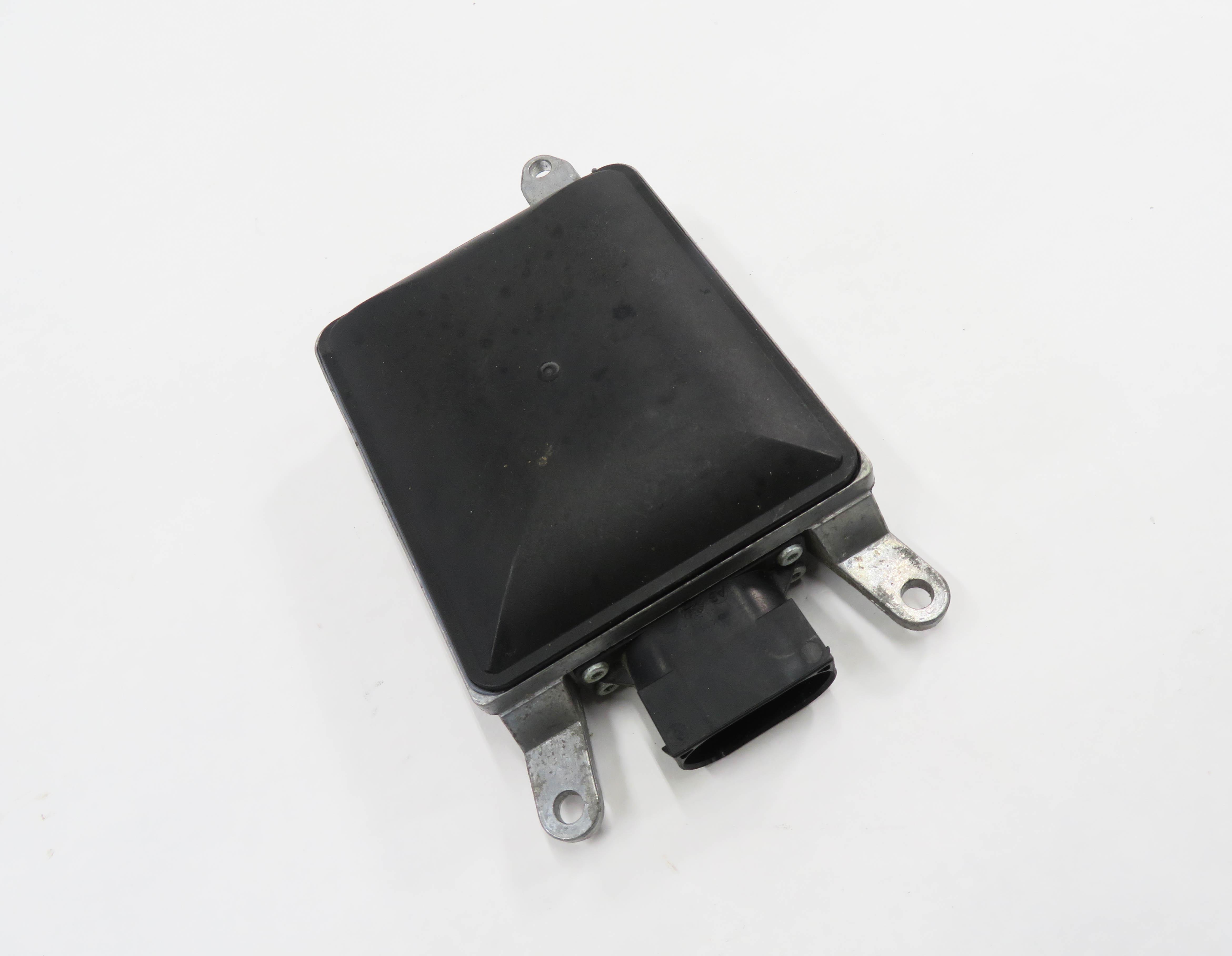 2015 PORSCHE PANAMERA (970 G1) LEFT DRIVER REAR BLIND SPOT CONTROL MODULE — exact item pictured