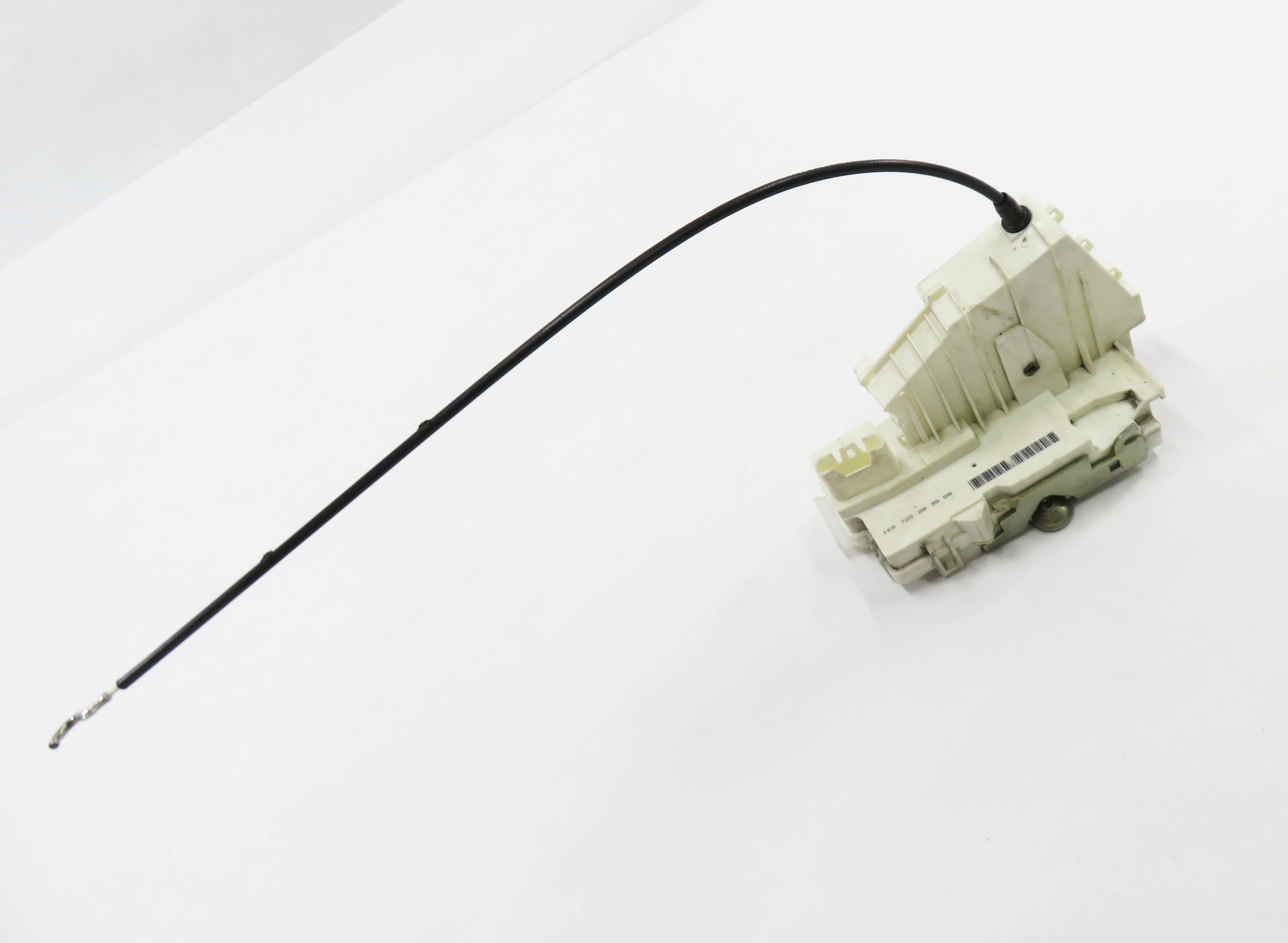 06-12 MERCEDES GL320 GL450 GL550 GL350 ML500 ML350 - RIGHT FRONT DOOR LOCK LATCH — exact item pictured