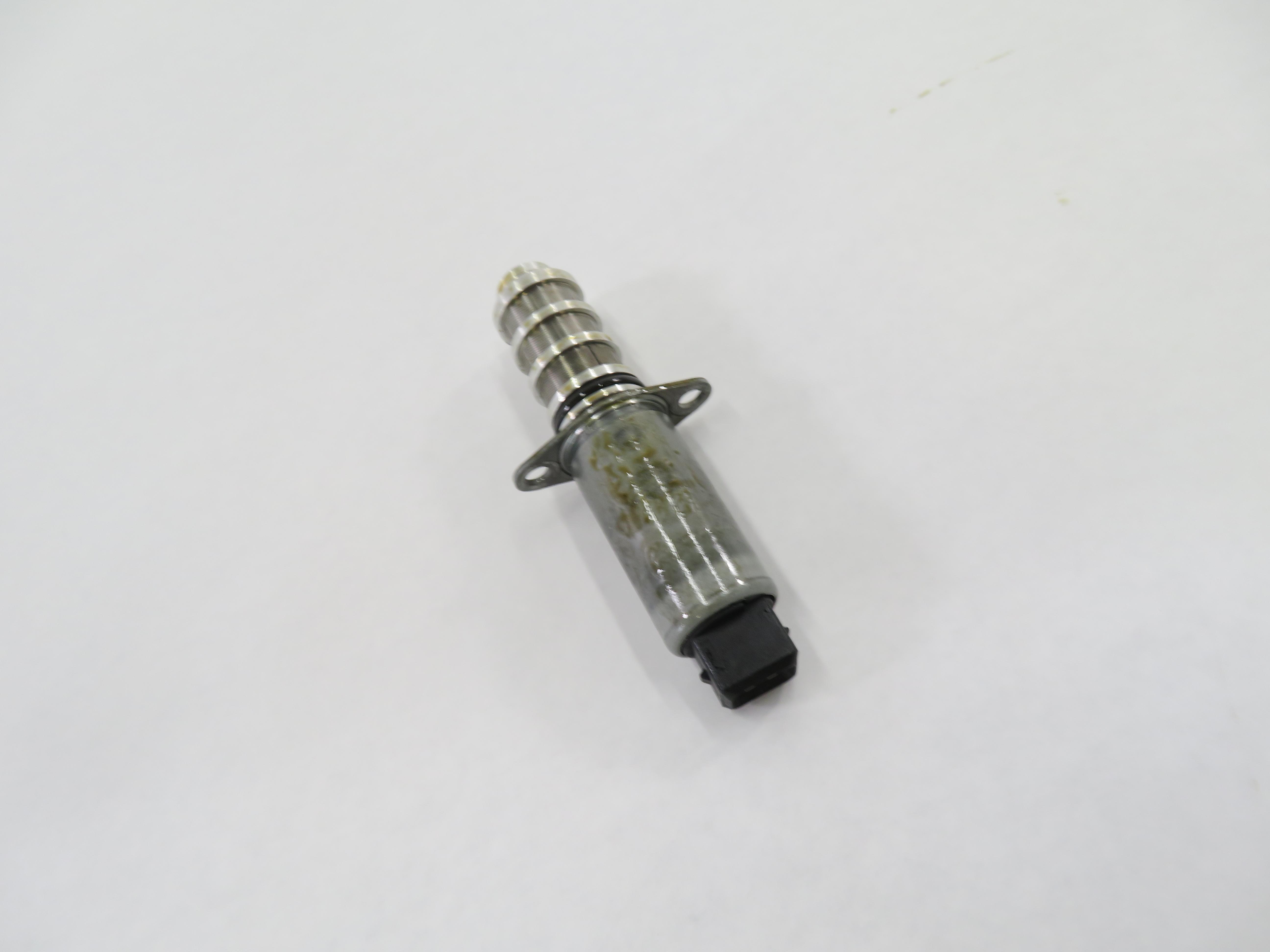 2011 PORSCHE CAYENNE (958) 4.8L ENGINE - VVT CAMSHAFT ADJUSTER TIMING SOLENOID — exact item pictured
