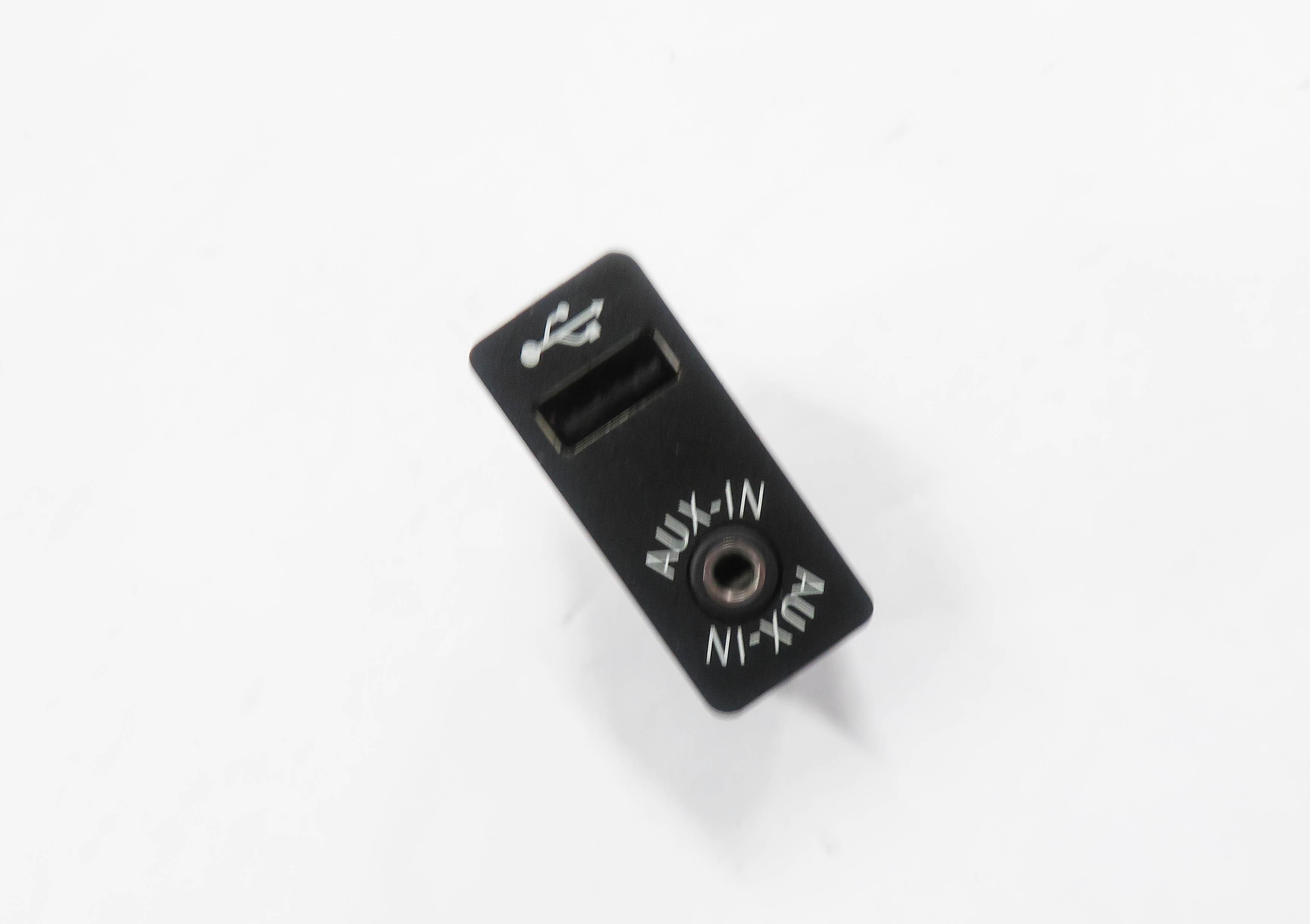 2012 BMW 528i (F10) RADIO STEREO AUX AUXILIARY AUDIO IN INPUT JACK w/ USB — exact item pictured