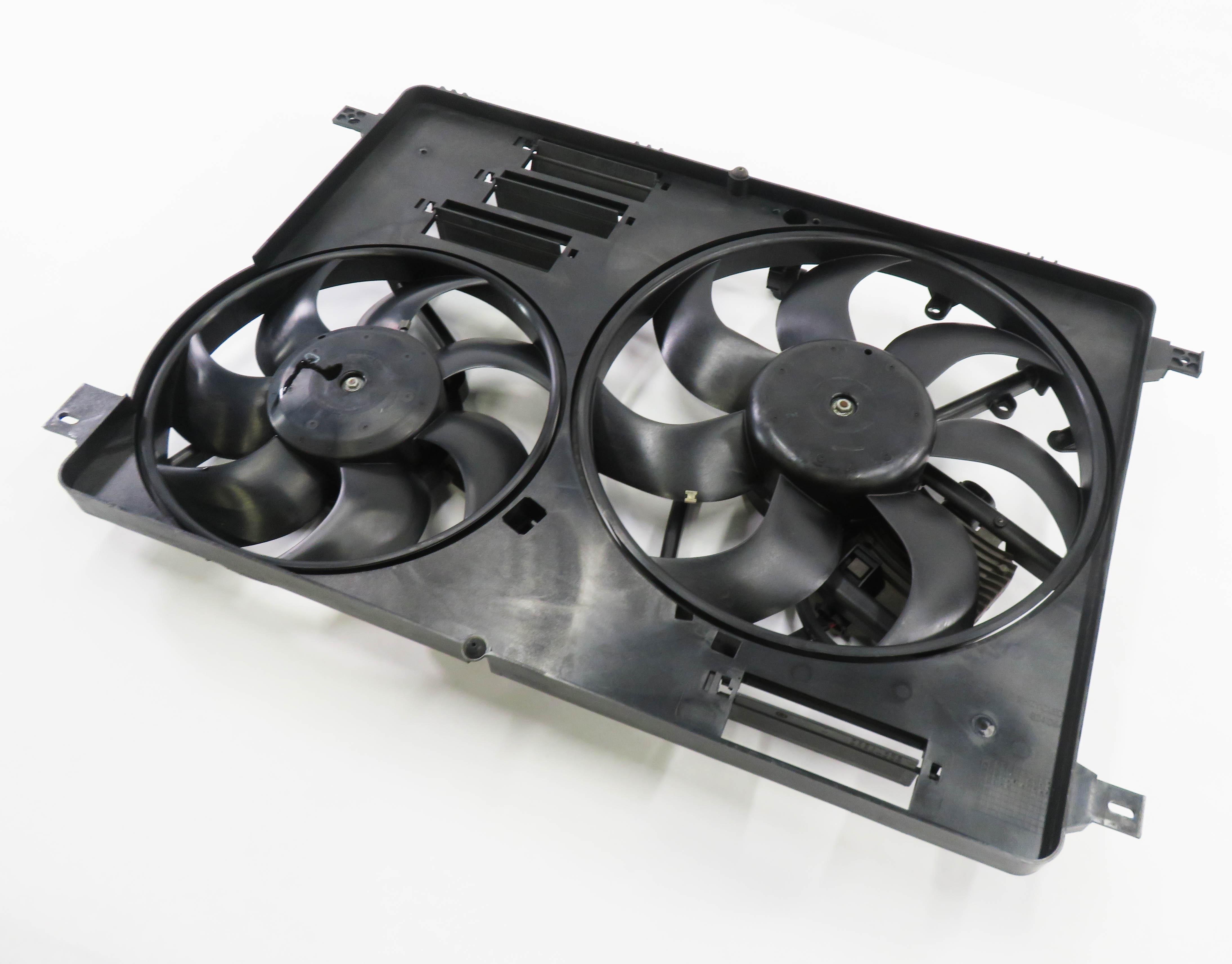 12-17 LAND ROVER DISCOVERY LR2 / RANGE ROVER EVOQUE (L538) RADIATOR COOLING FAN — exact item pictured