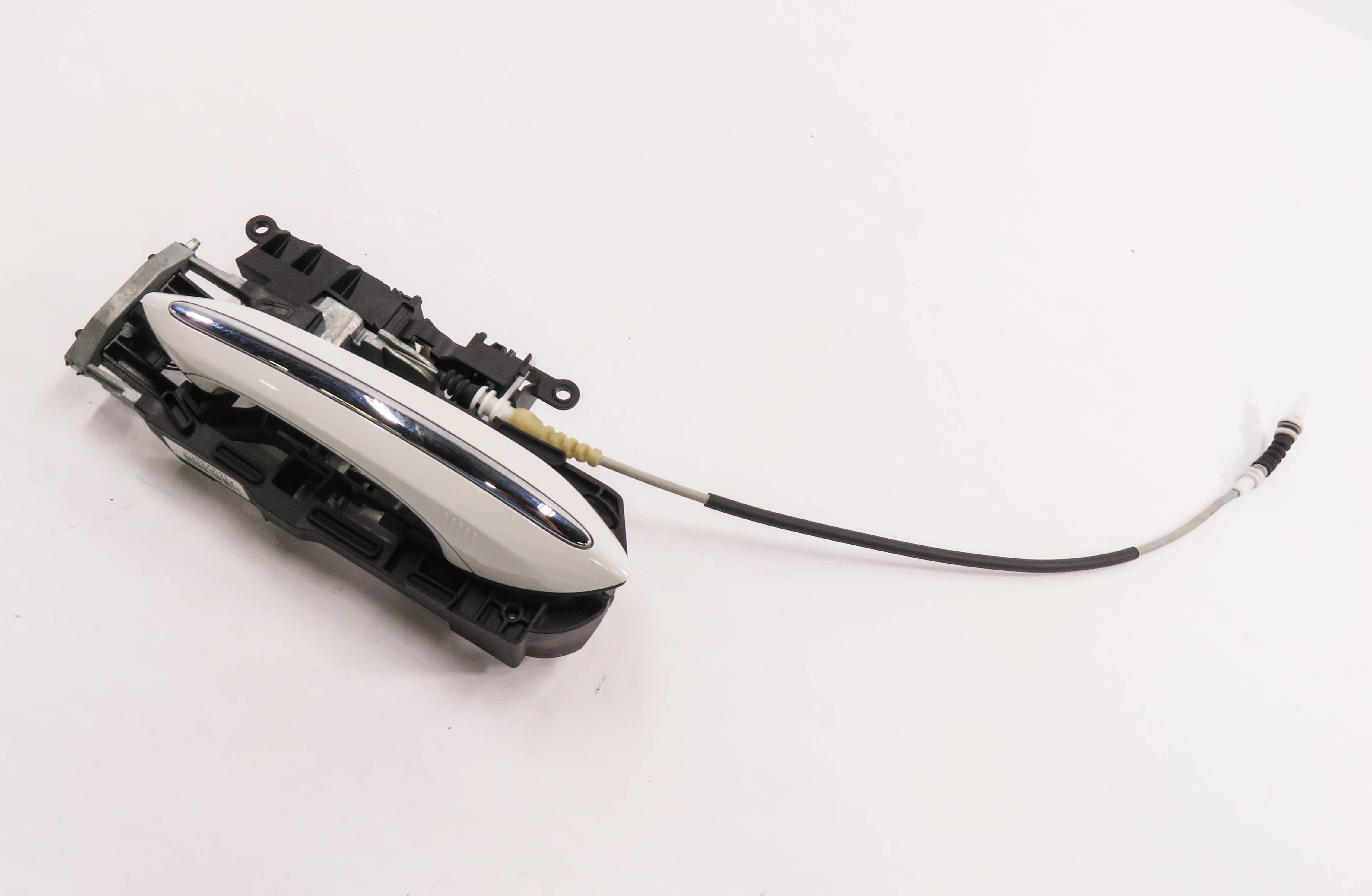 09-18 BMW 528i 535i 550i 740i 750i 760i RIGHT FRONT COMFORT DOOR HANDLE (WHITE) — exact item pictured