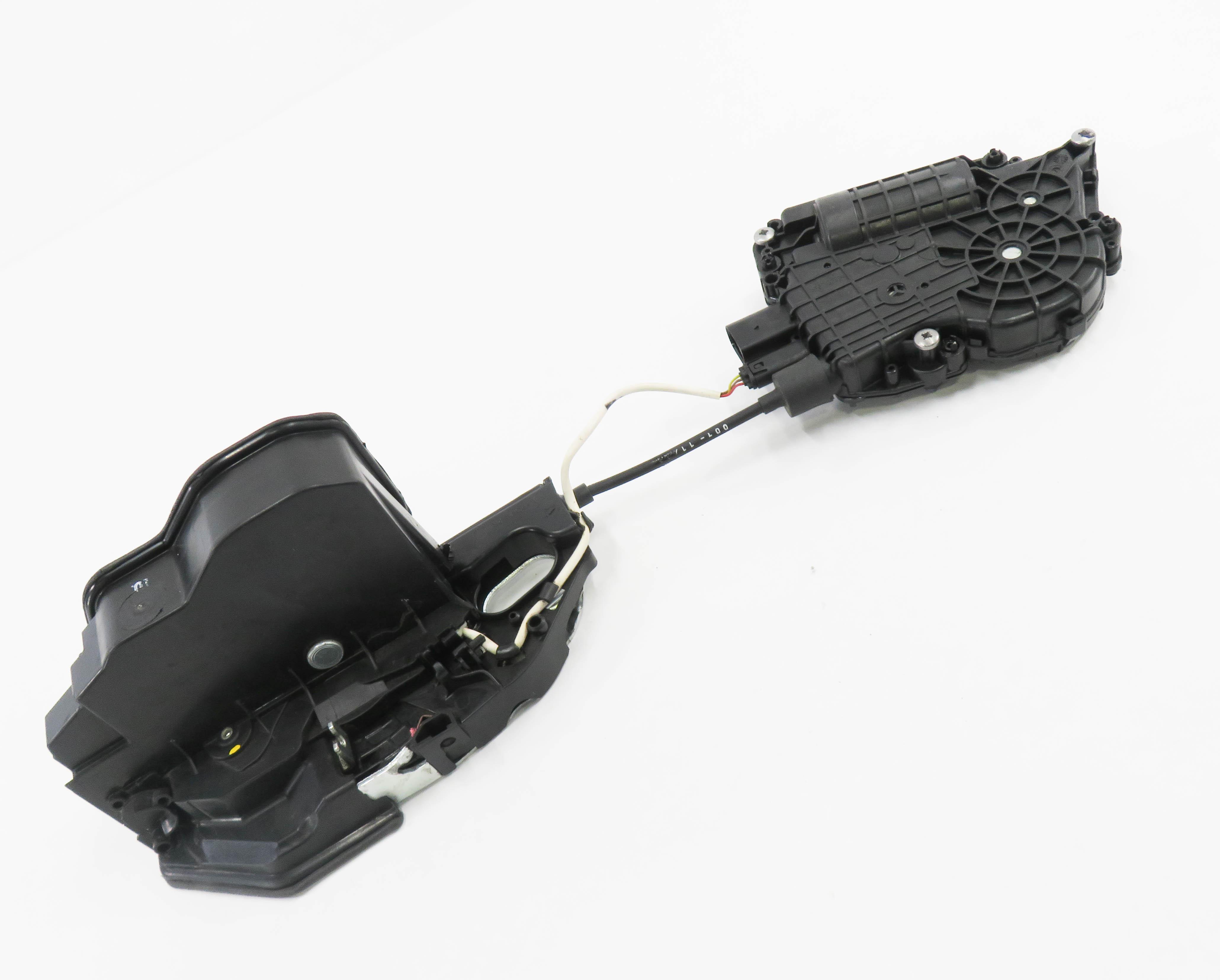 10-16 BMW 528i 535i 550i 750i 760i (F01 F10) RIGHT FRONT SOFT CLOSE DOOR LATCH — exact item pictured
