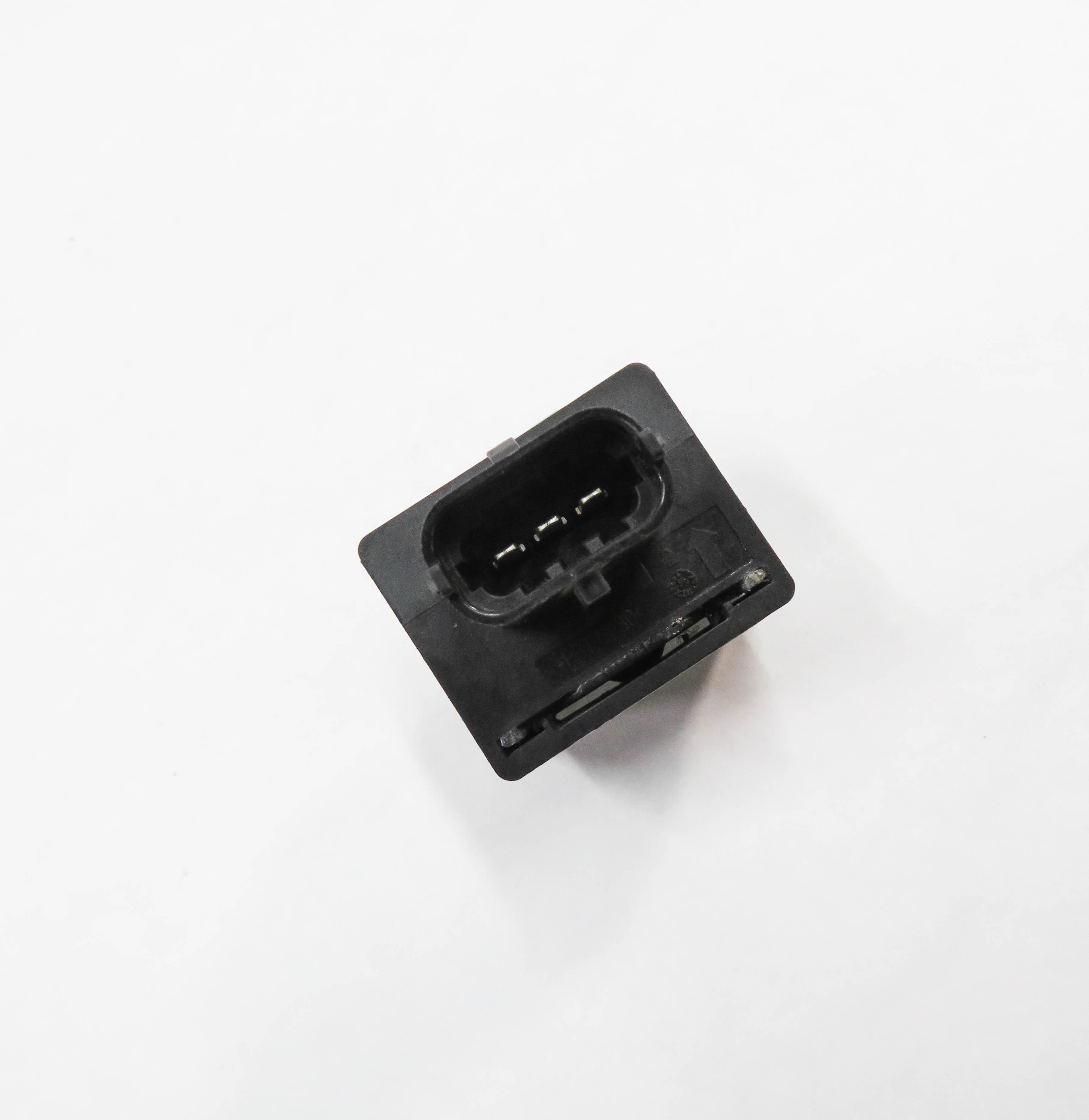 2018 MASERATI QUATTROPORTE S (M156) RIGHT FRONT PASSENGER ACCELERATION SENSOR — exact item pictured