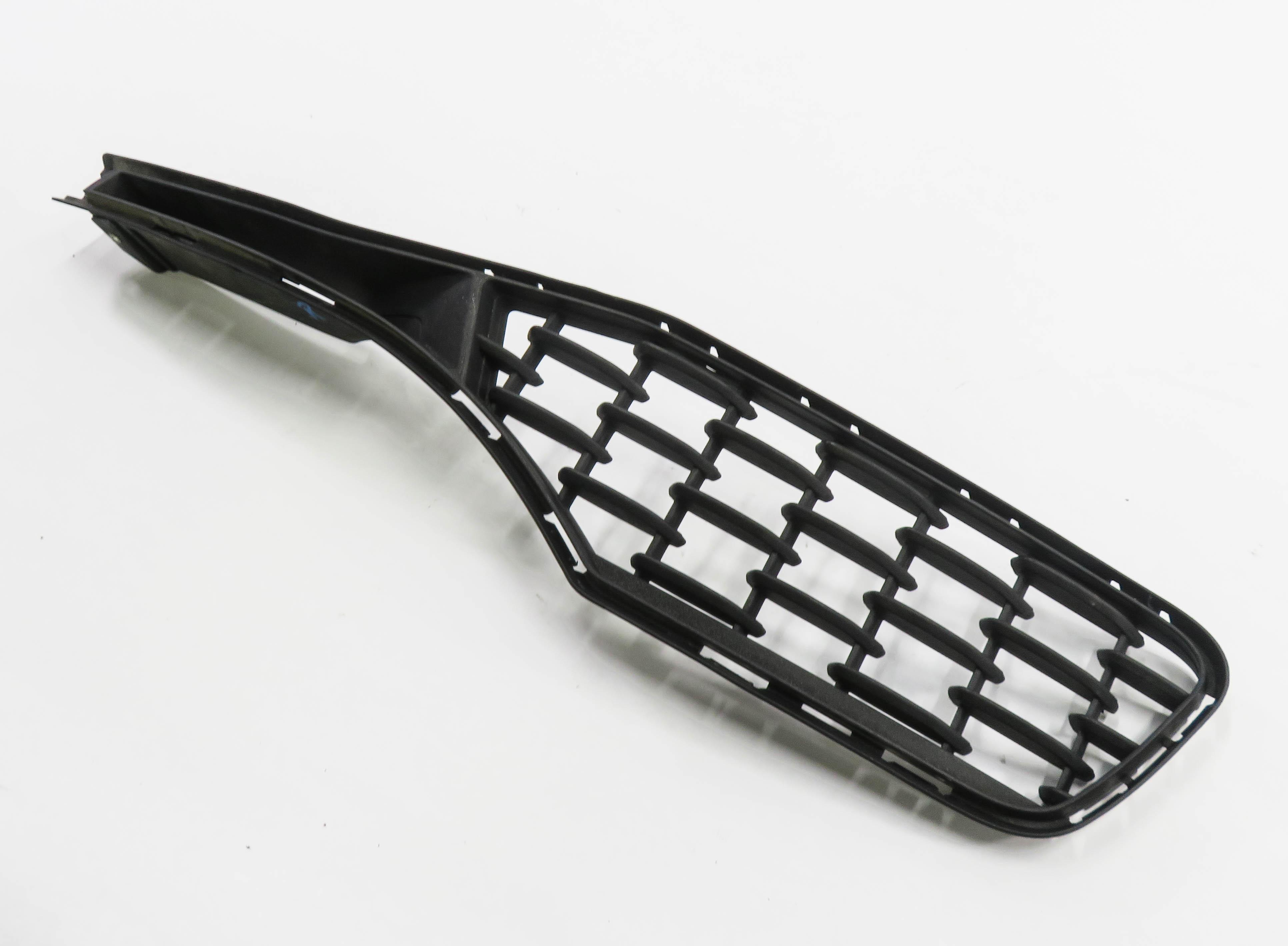 2018 MASERATI QUATTROPORTE S (M156) RIGHT FRONT PASSENGER LOWER BUMPER GRILLE — exact item pictured