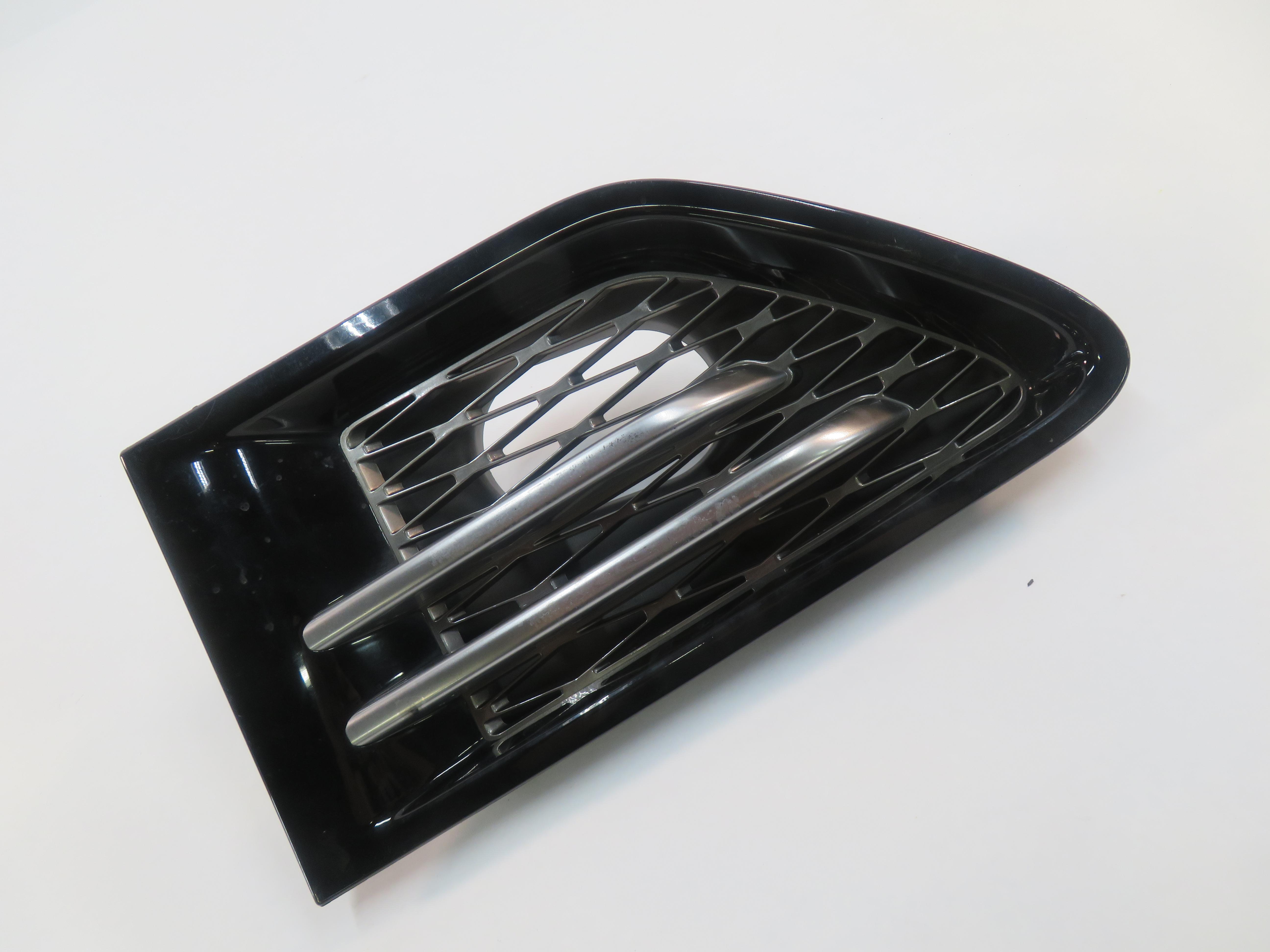 2012 RANGE ROVER SPORT (L320) LEFT FRONT DRIVER FENDER GRILLE TRIM (BLACK) — exact item pictured