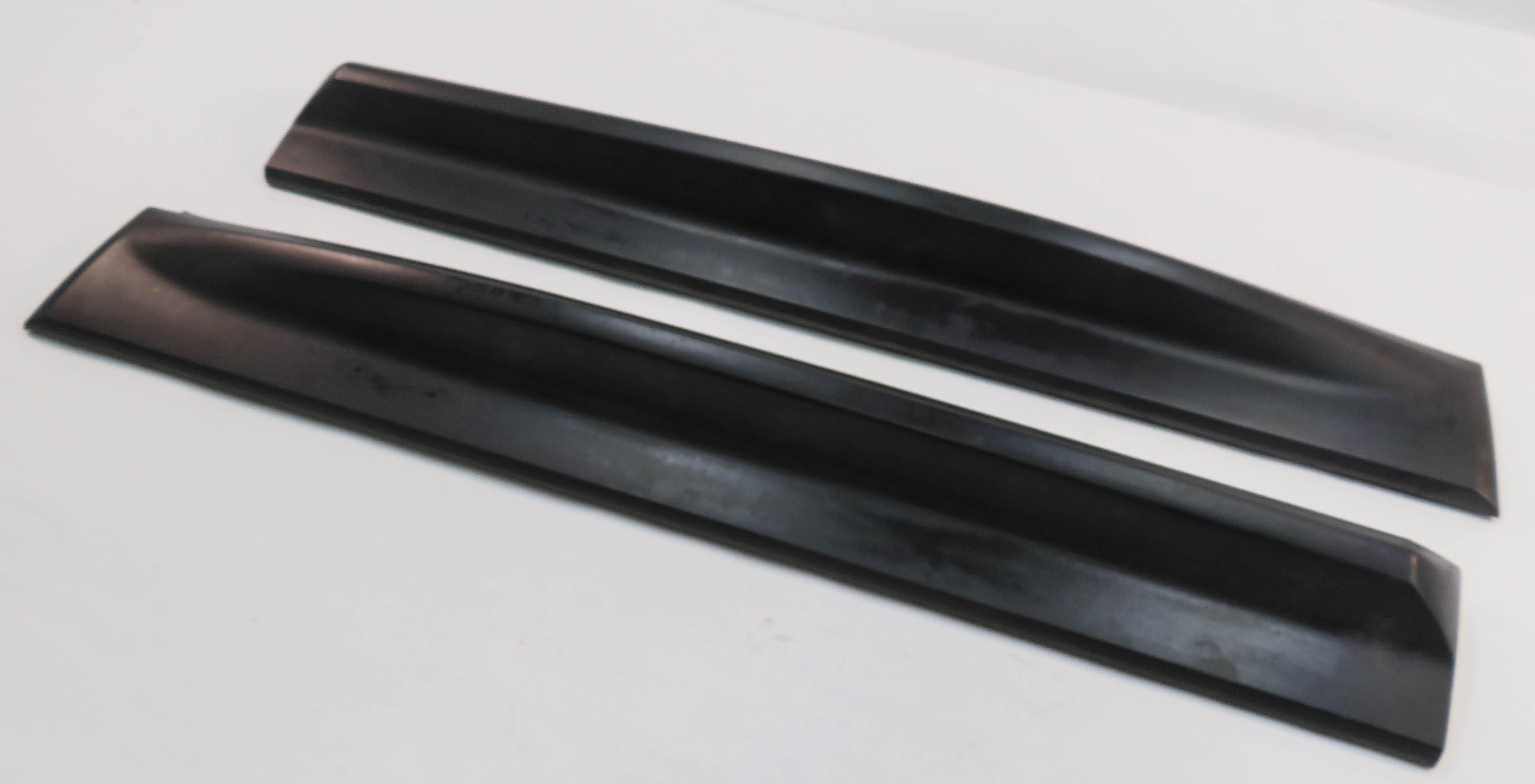 2012 RANGE ROVER SPORT (L320) FRONT LEFT & RIGHT LOWER DOOR MOULDING TRIM SET-2 — exact item pictured