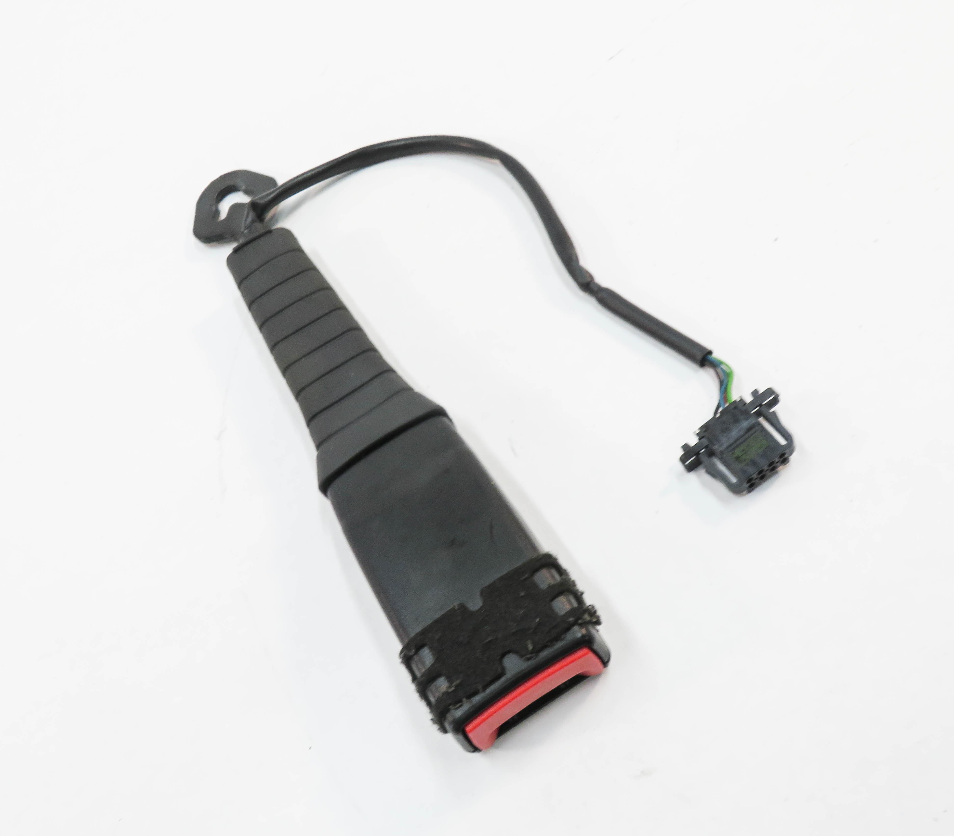 2009-2017 AUDI A4 A5 S4 S5 RS5 (B8 8K 8T) RIGHT FRONT SEATBELT BUCKLE RECEIVER — exact item pictured
