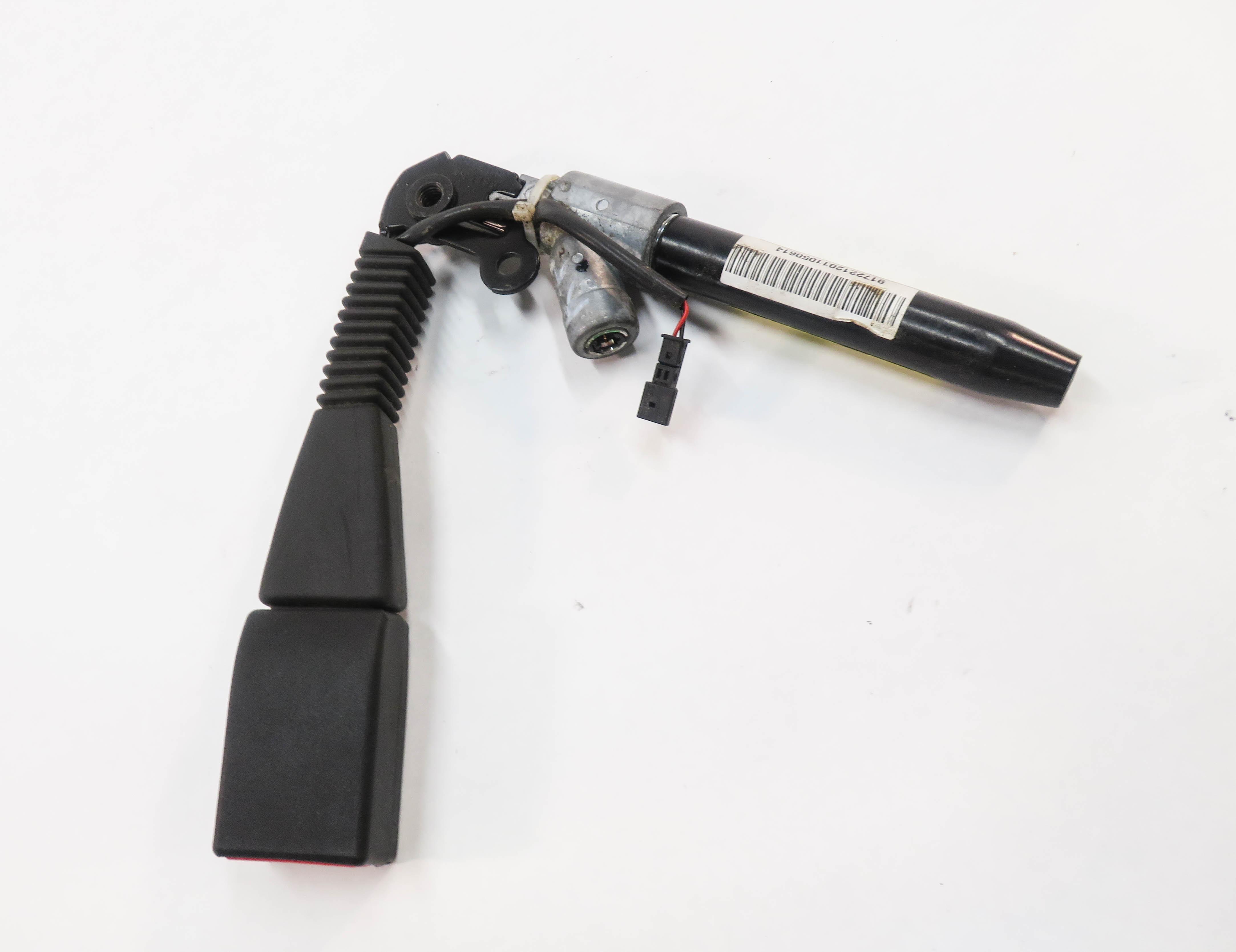 07-14 BMW X5 X5M X6 X6M (E70 E71) RIGHT FRONT PASSENGER SEATBELT BUCKLE RECEIVER — exact item pictured