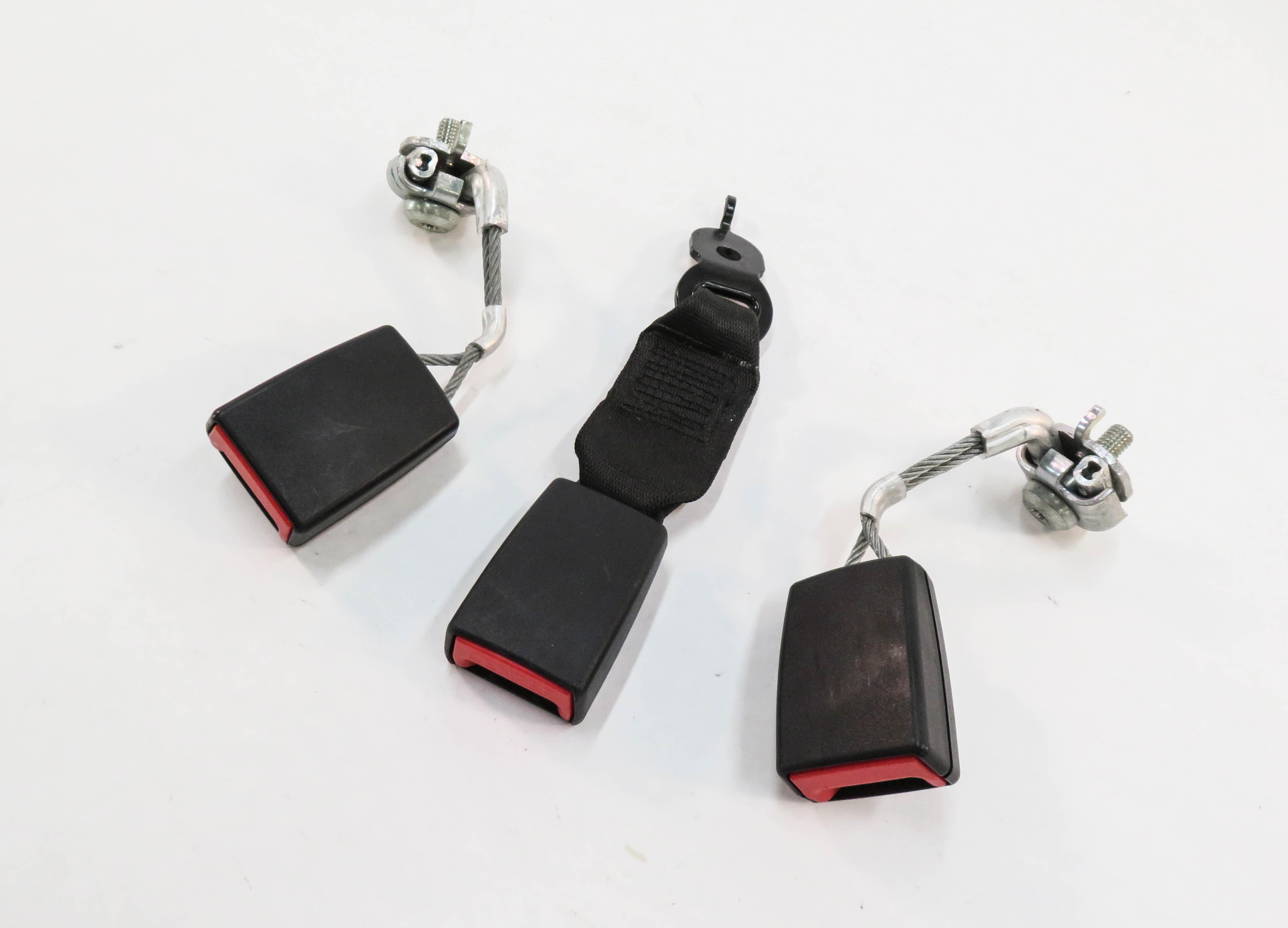 2011 BMW 535i (F10) REAR SEAT SEATBELT BUCKLE RECEIVER SET-3 (BLACK) — exact item pictured