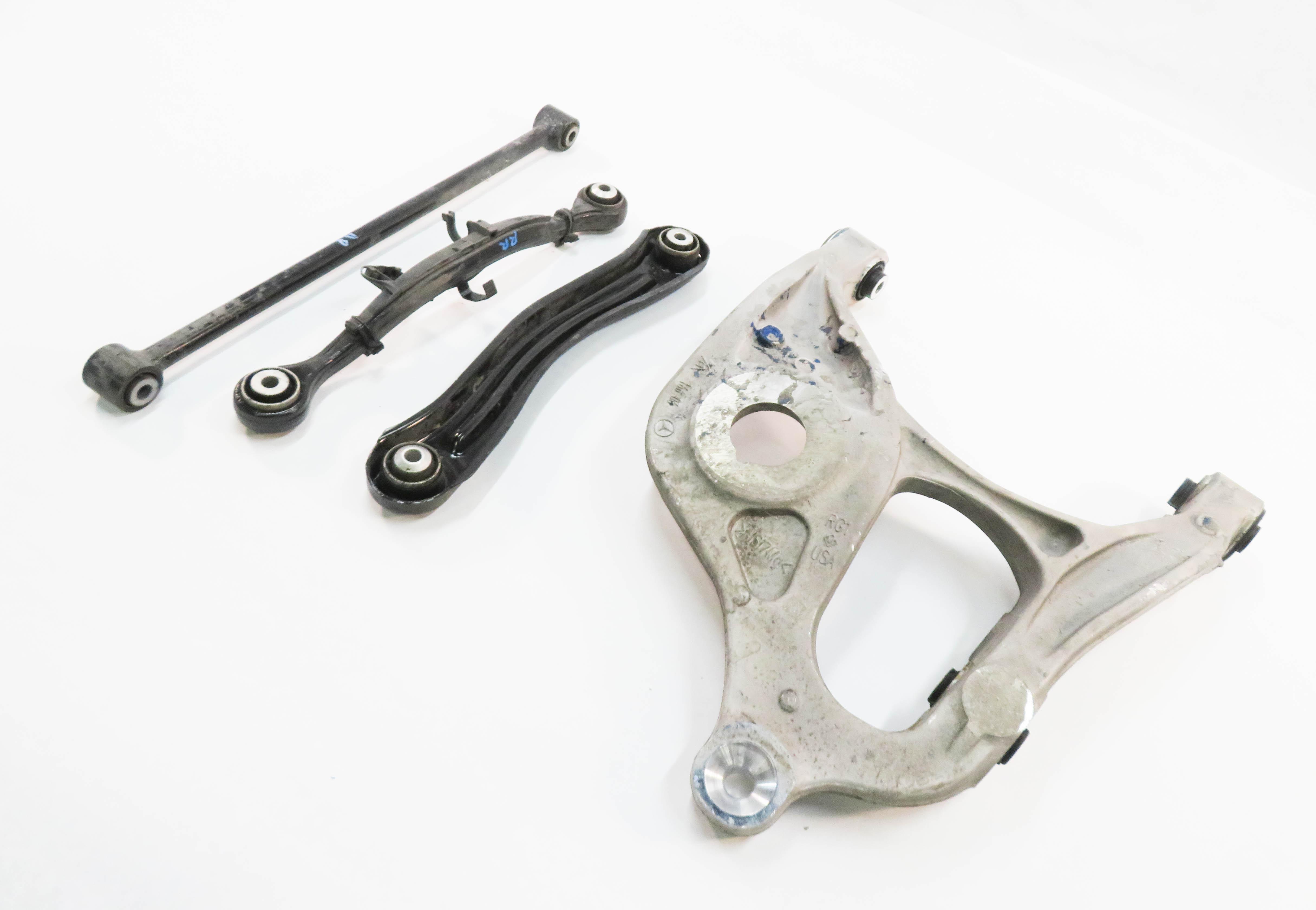 12-19 MERCEDES GL350 GL450 GL550 ML350 (W166 X166) RIGHT REAR CONTROL ARM SET — exact item pictured