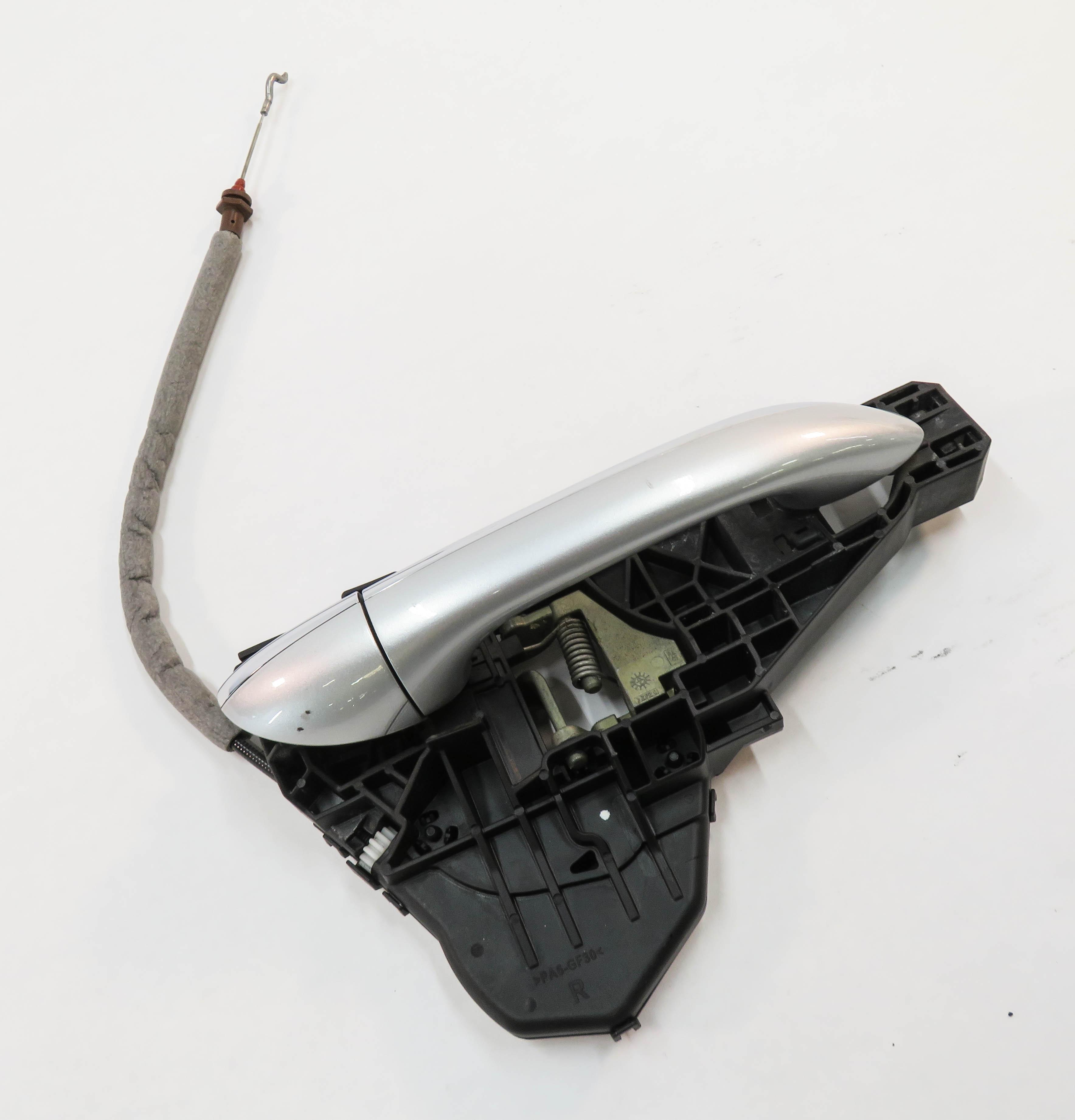 2007 MERCEDES GL450 (X164) RIGHT FRONT PASSENGER DOOR HANDLE (IRIDIUM SILVER) — exact item pictured