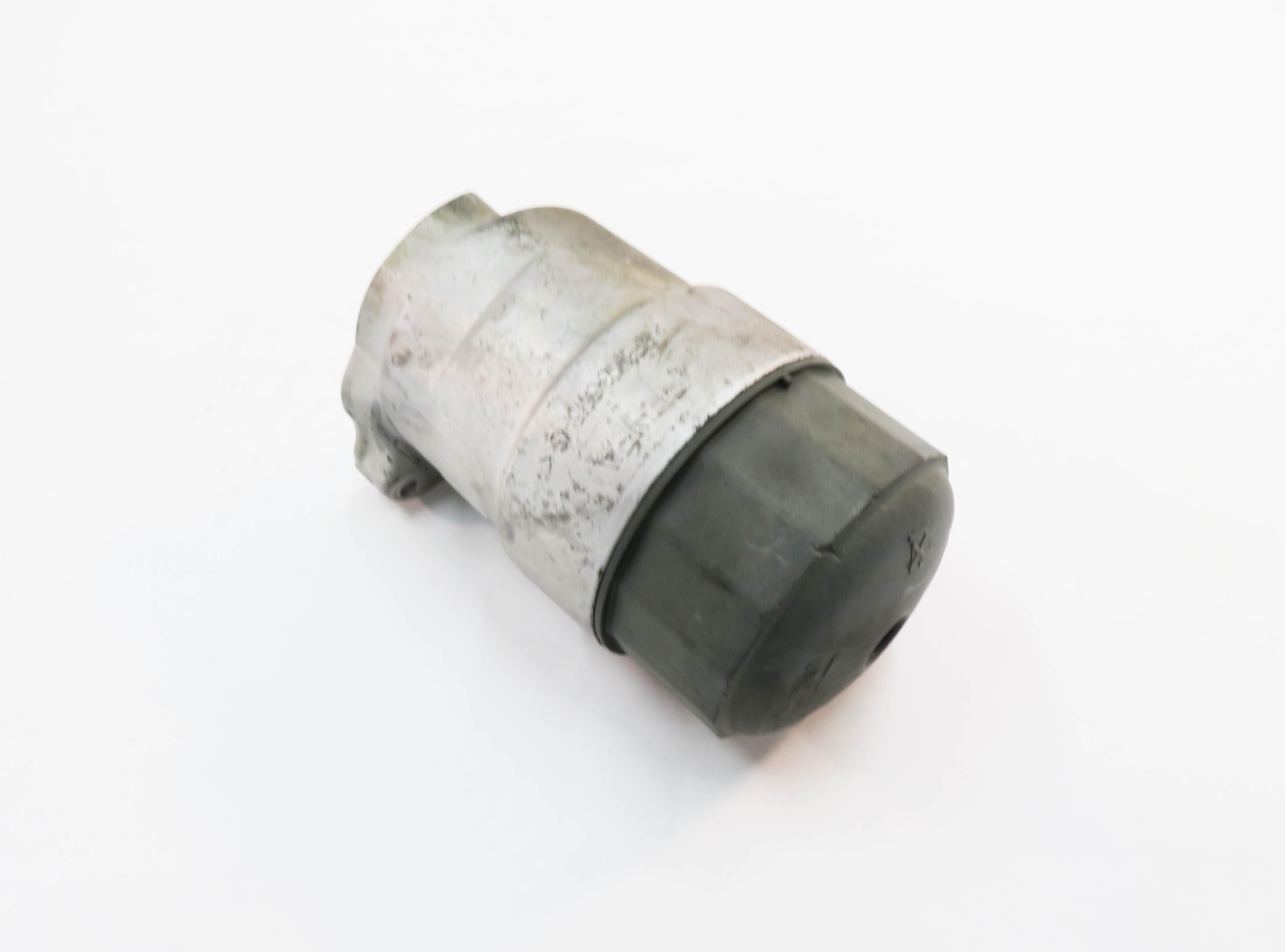 2011 LAND ROVER LR4 - 5.0L AJ133 V8 ENGINE OIL FILTER HOUSING w/ CAP — exact item pictured