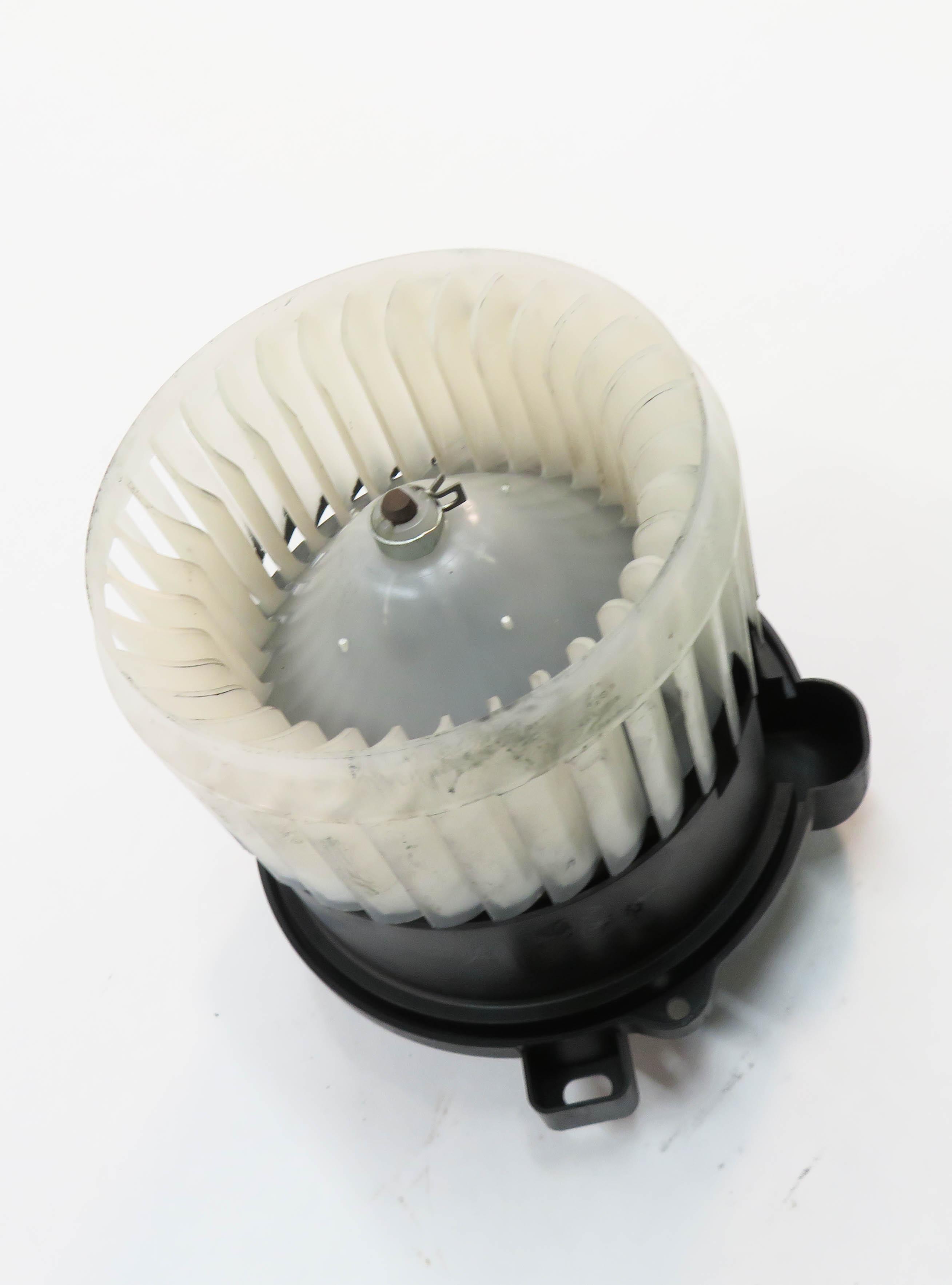 2005-2016 LAND ROVER LR3 LR4 - REAR HEATER A/C BLOWER FAN MOTOR — exact item pictured