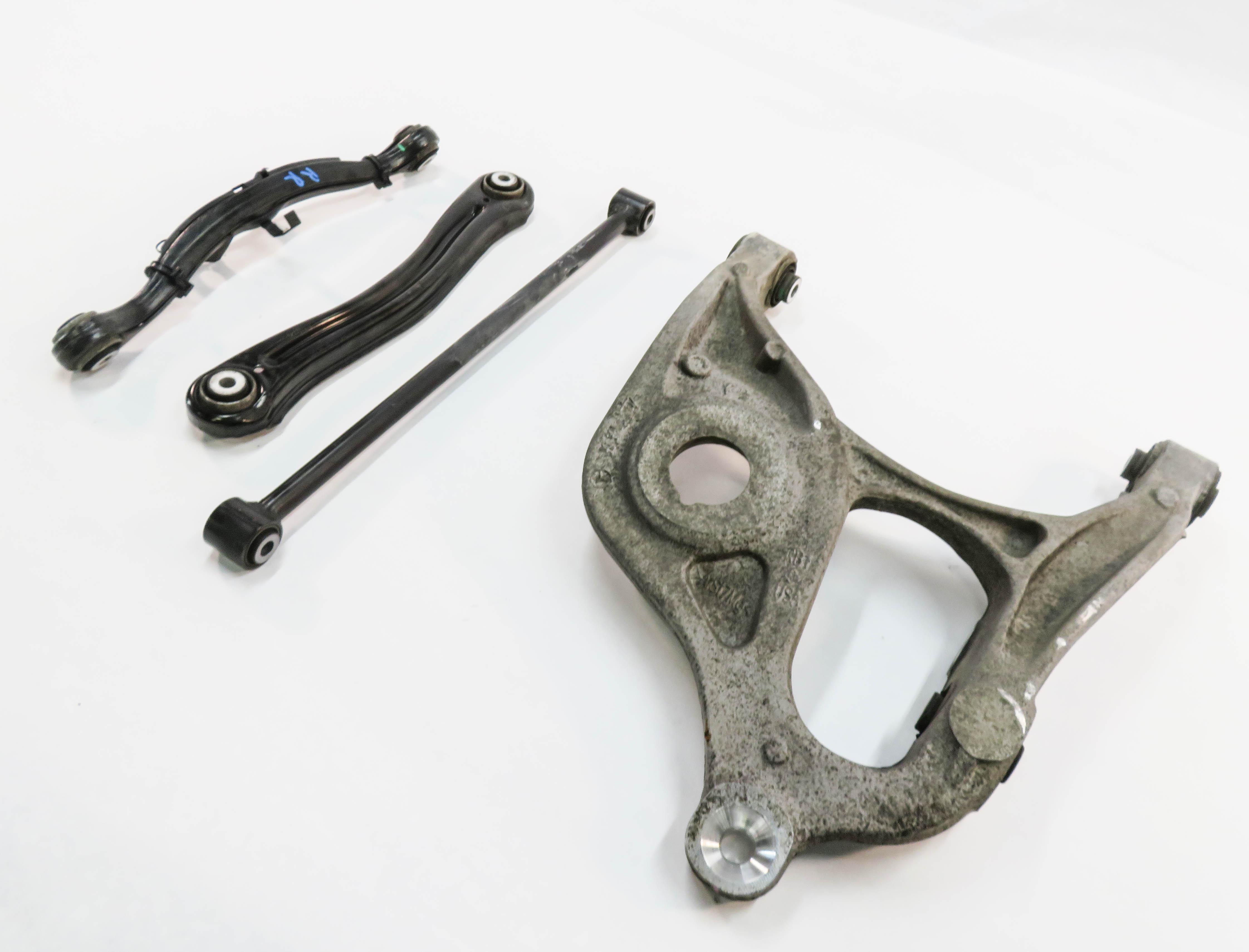 12-19 MERCEDES GL350 GL450 GL550 ML350 (W166 X166) RIGHT REAR CONTROL ARM SET — exact item pictured