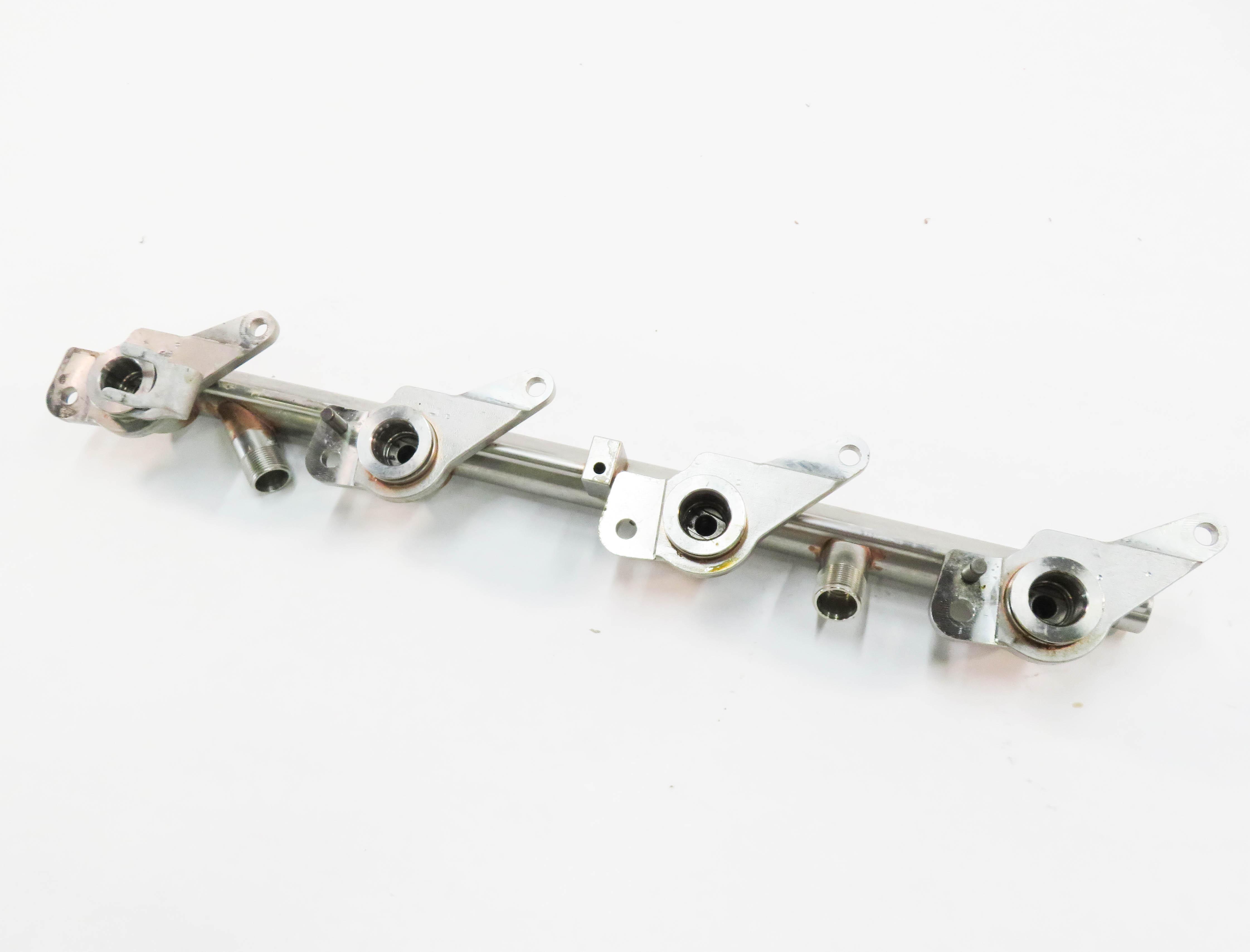 2013 MERCEDES GL450 (X166) 4.6L M278 ENGINE - LEFT FUEL RAIL — exact item pictured