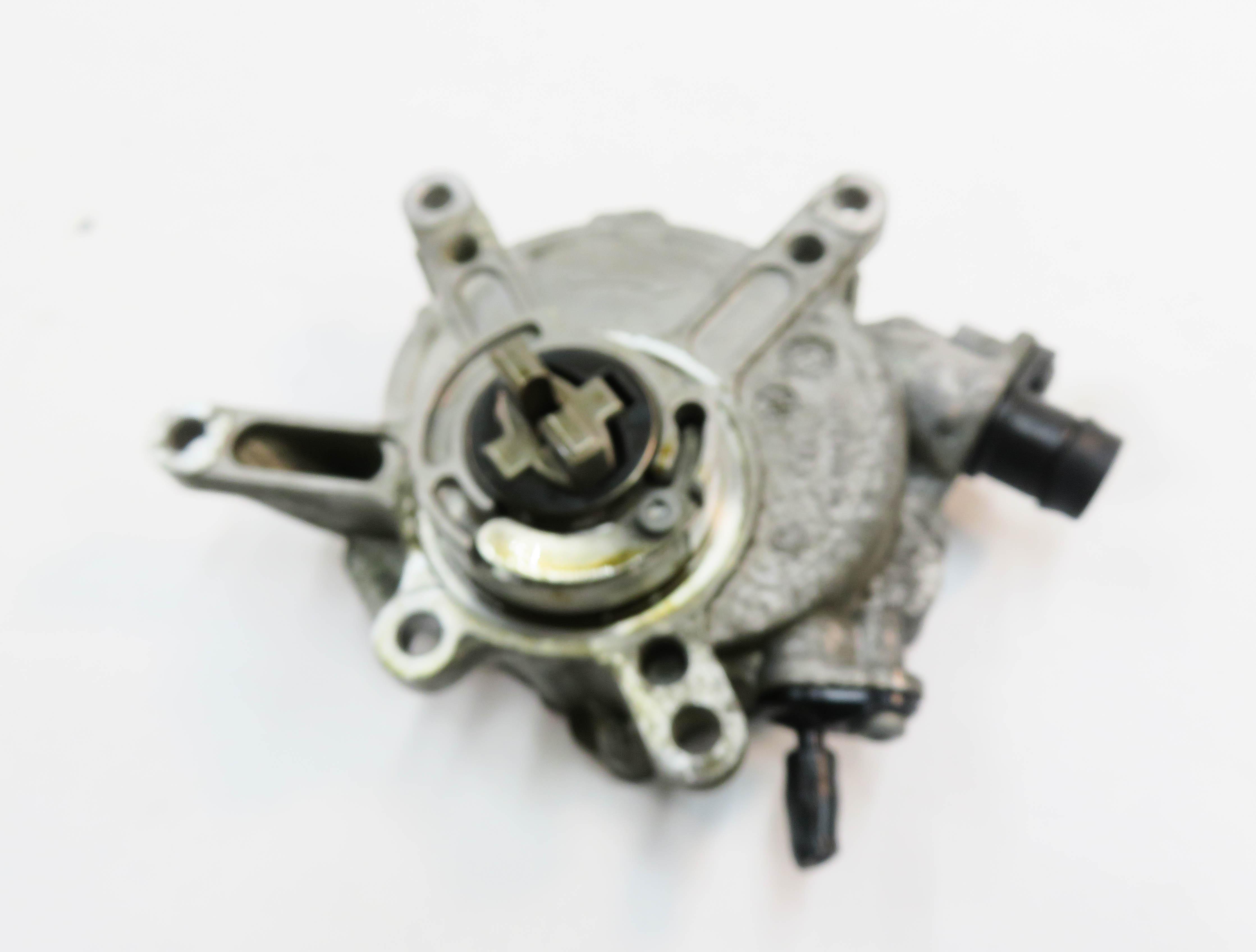 11-20 MERCEDES CL550 GL450 GL550 ML350 ML550 S400 S550 S600 SL550 - VACUUM PUMP — exact item pictured