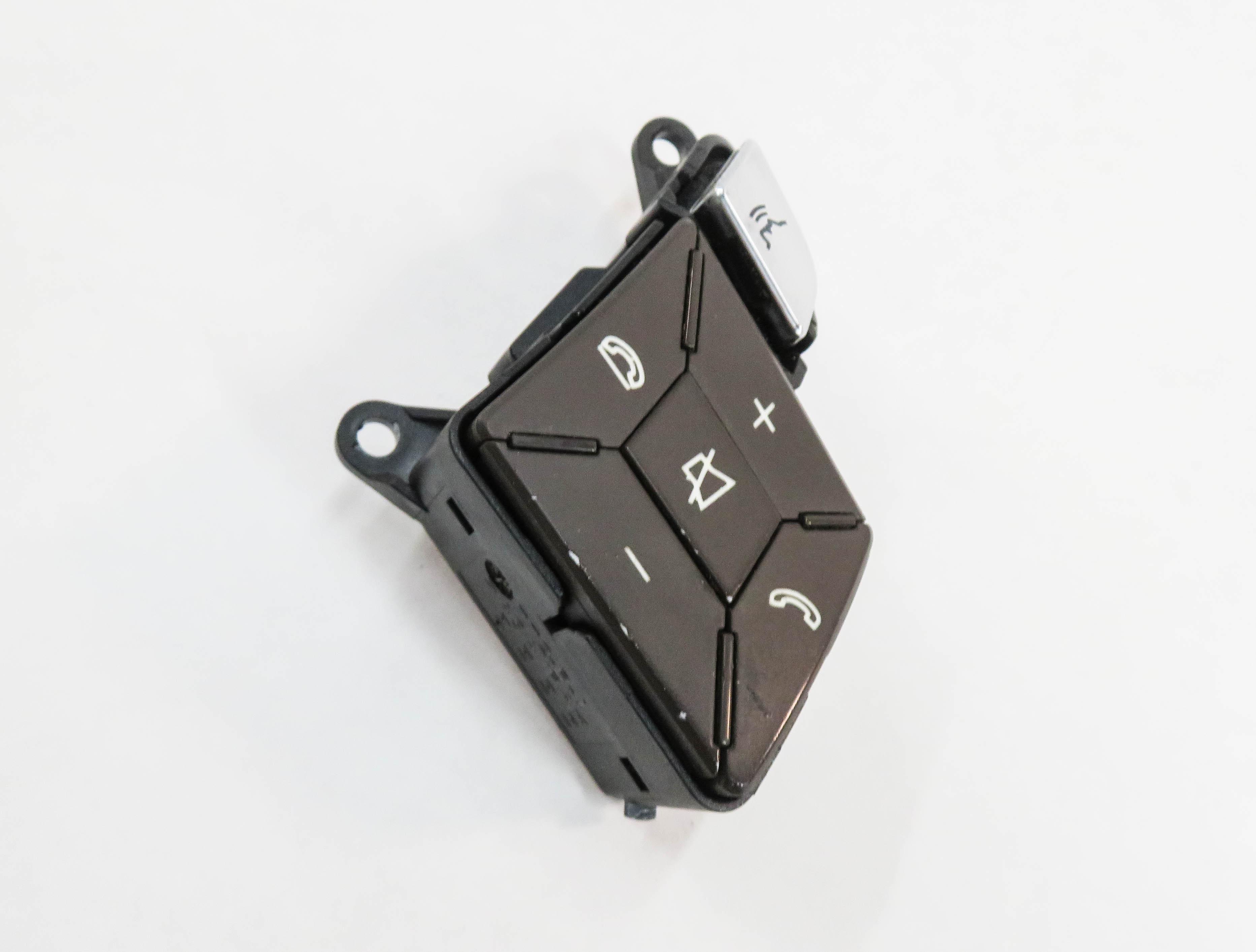 2014 MERCEDES GL550 (X166) PHONE VOLUME RIGHT STEERING SWITCH BUTTON — exact item pictured