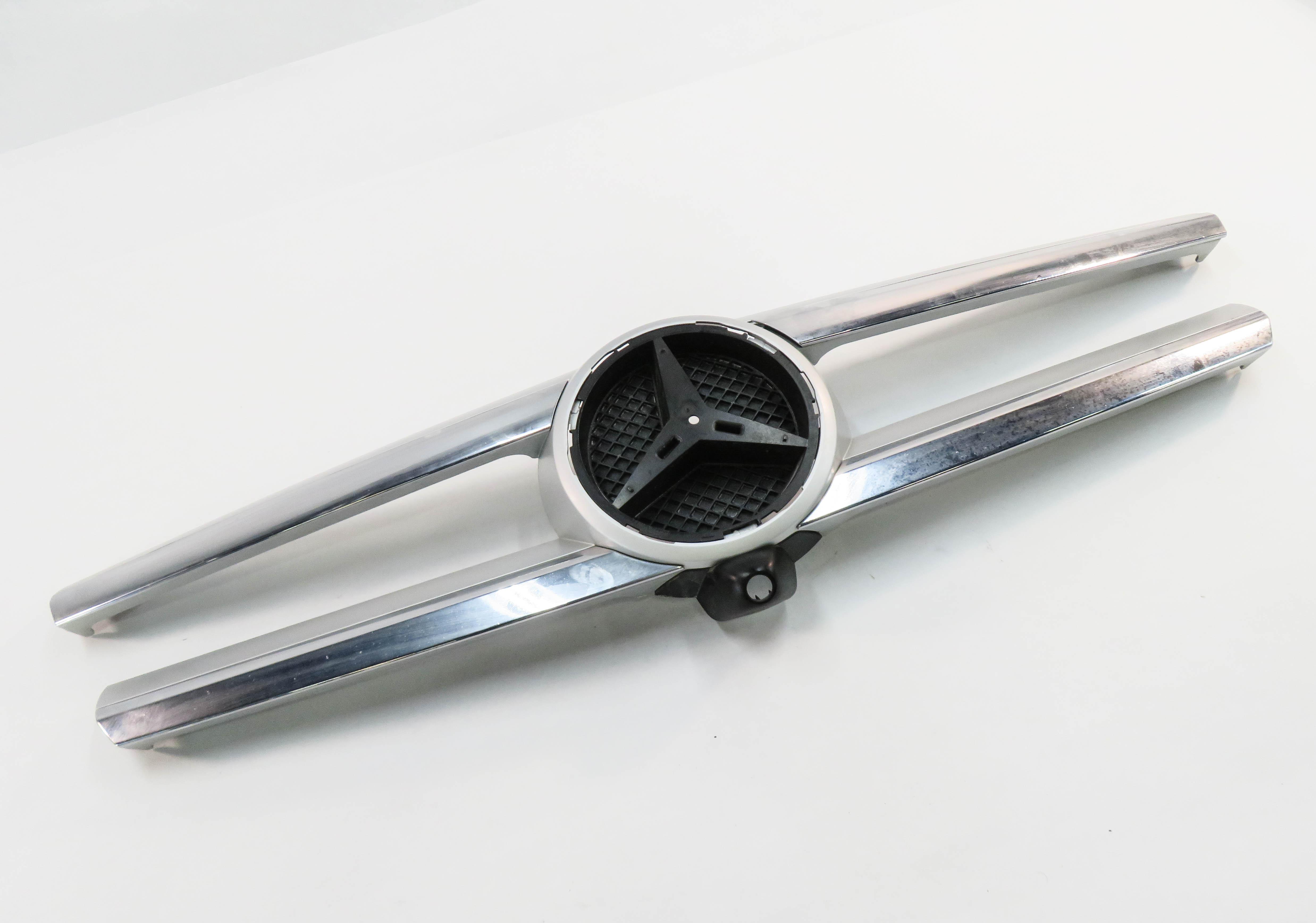13-16 MERCEDES GL350 GL450 GL550 (X166) SPORT - FRONT CENTER HOOD GRILLE TRIM — exact item pictured